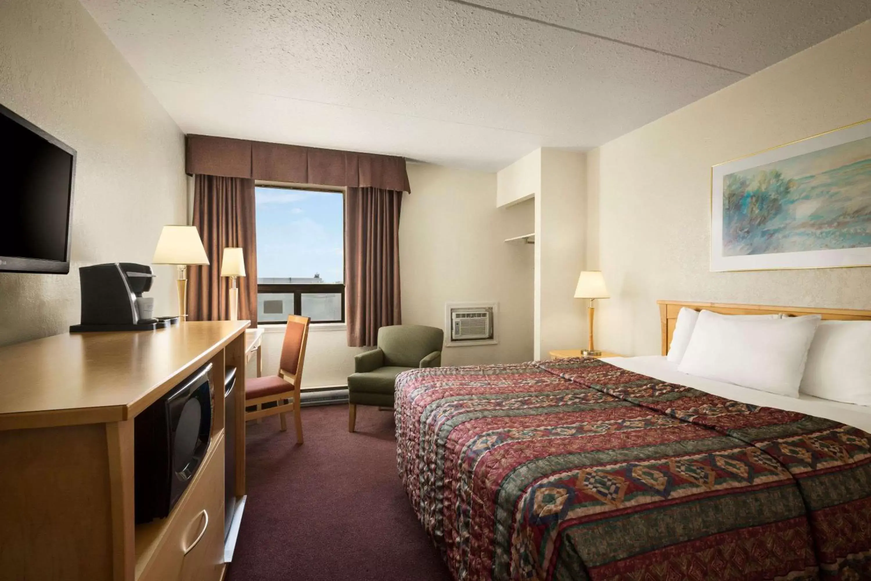 Photo of the whole room in Travelodge by Wyndham Edmonton West