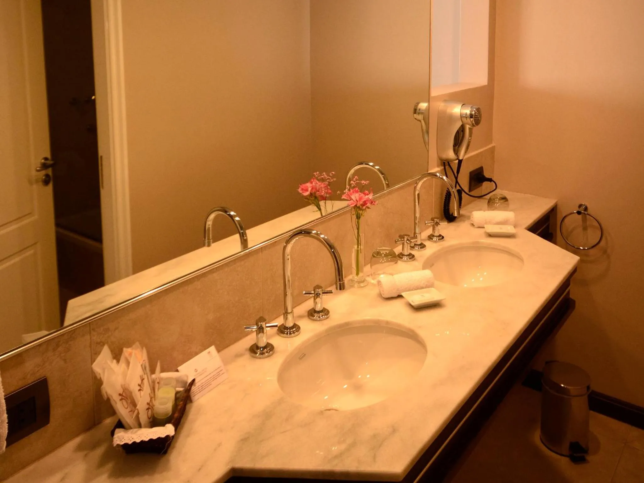 Bathroom in Neuquén Tower Hotel