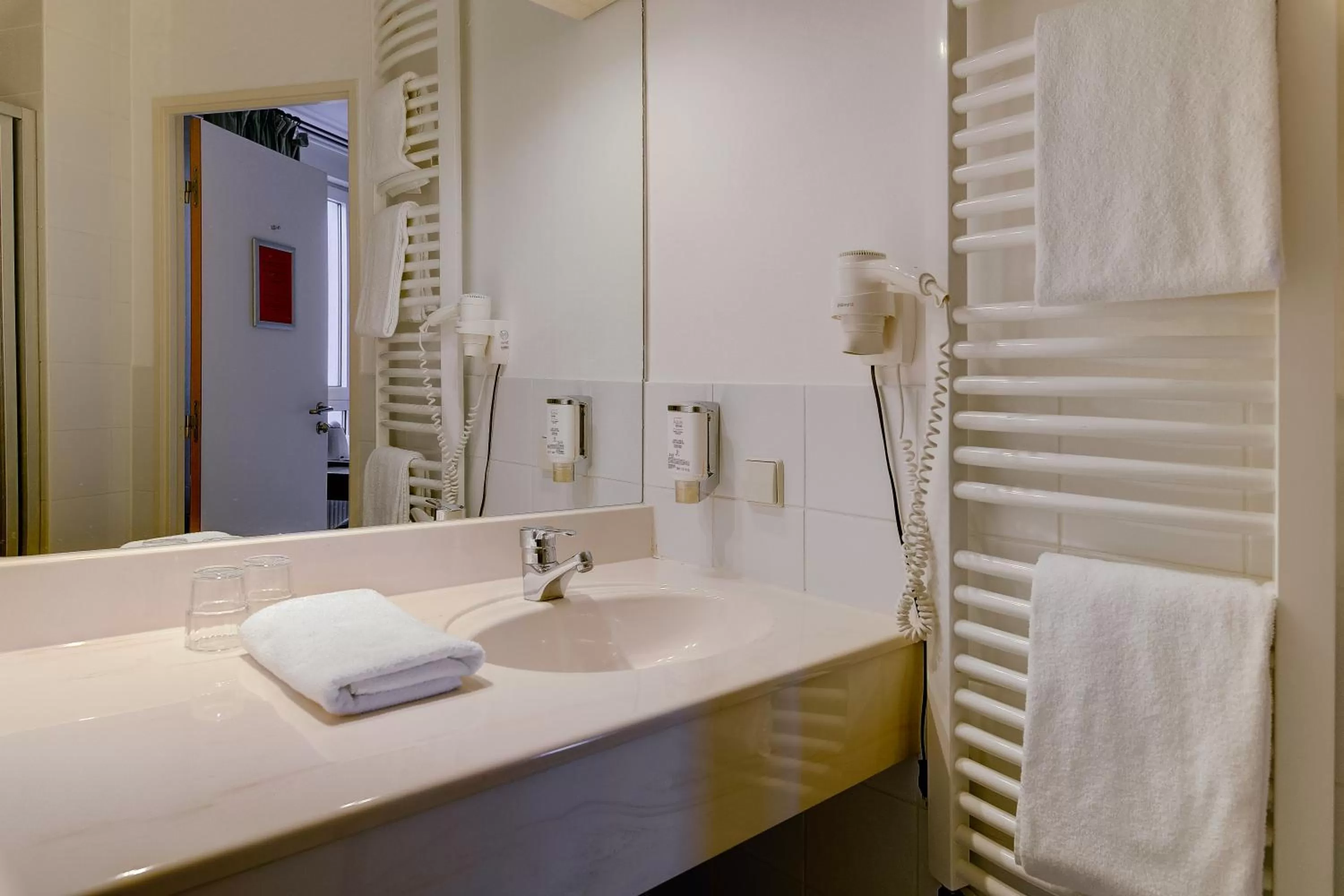 Bathroom in Hotel Leipzig City Nord by Campanile