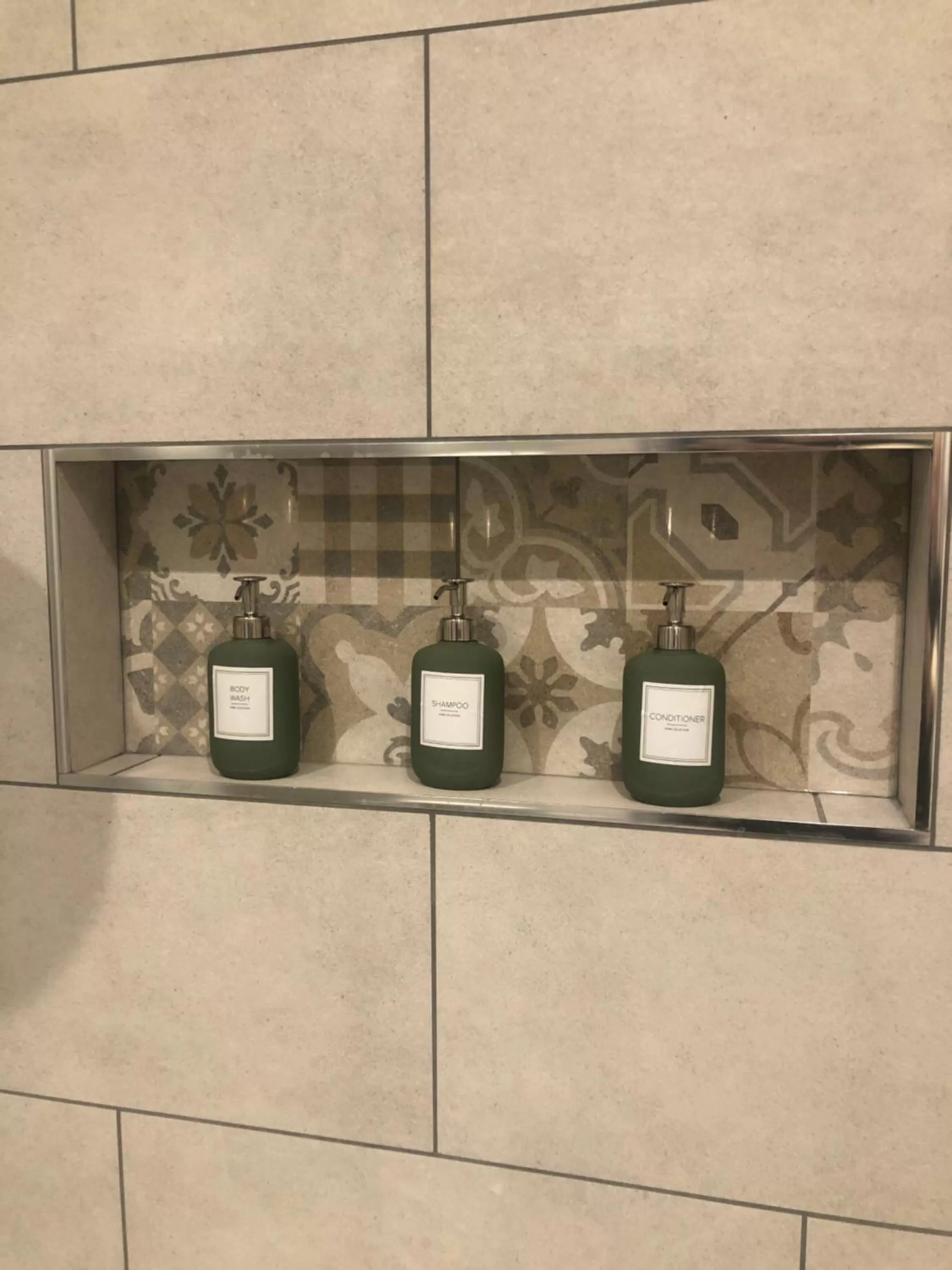 Shower, Kitchen/Kitchenette in The Skreen