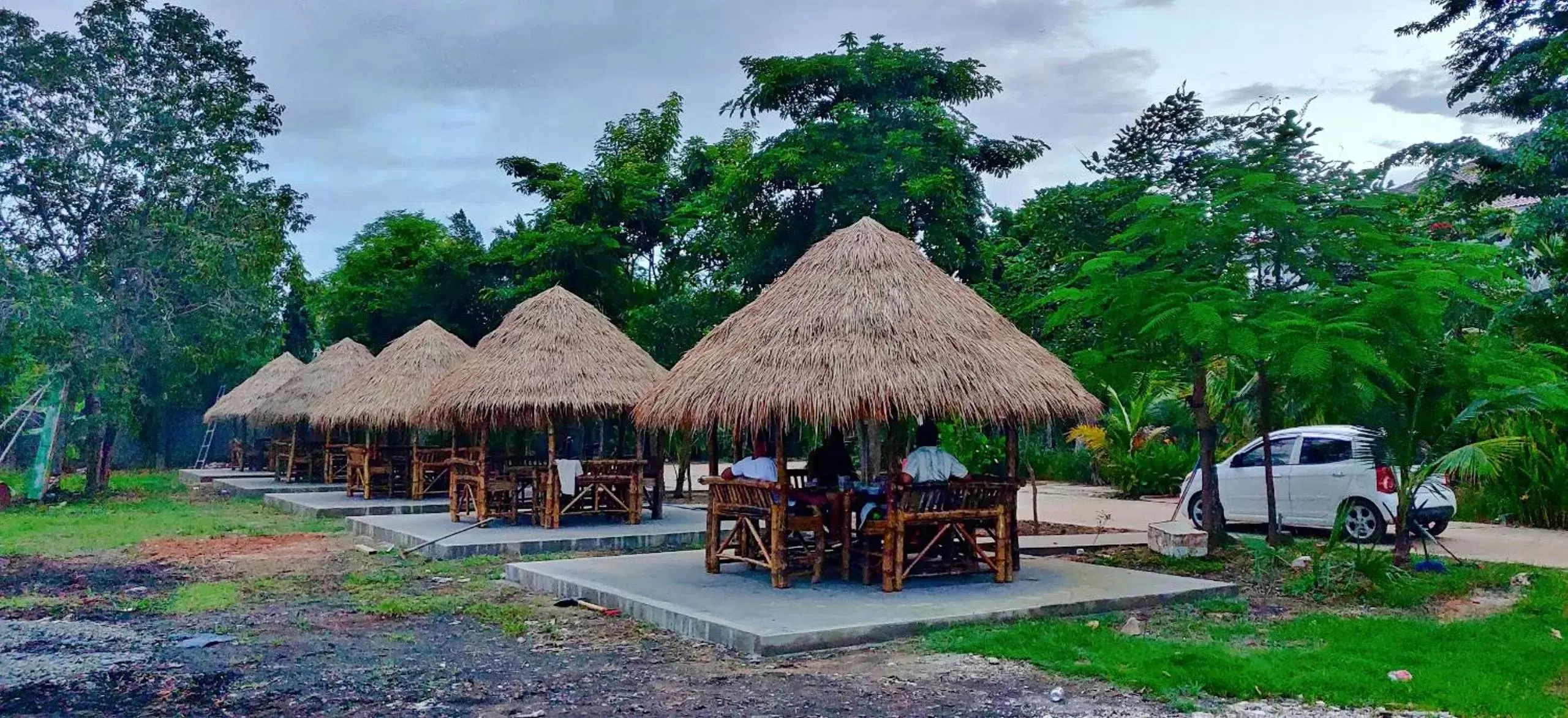 Restaurant/places to eat in Glorious Hotel Restaurant/places to eat in Glorious Hotel