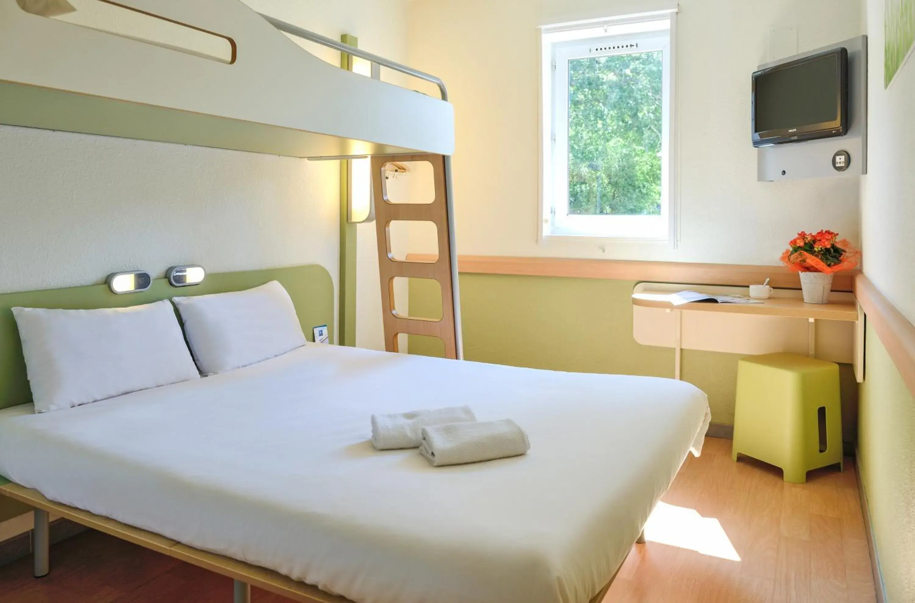 Bed in ibis budget Tours Nord Bed in ibis budget Tours Nord