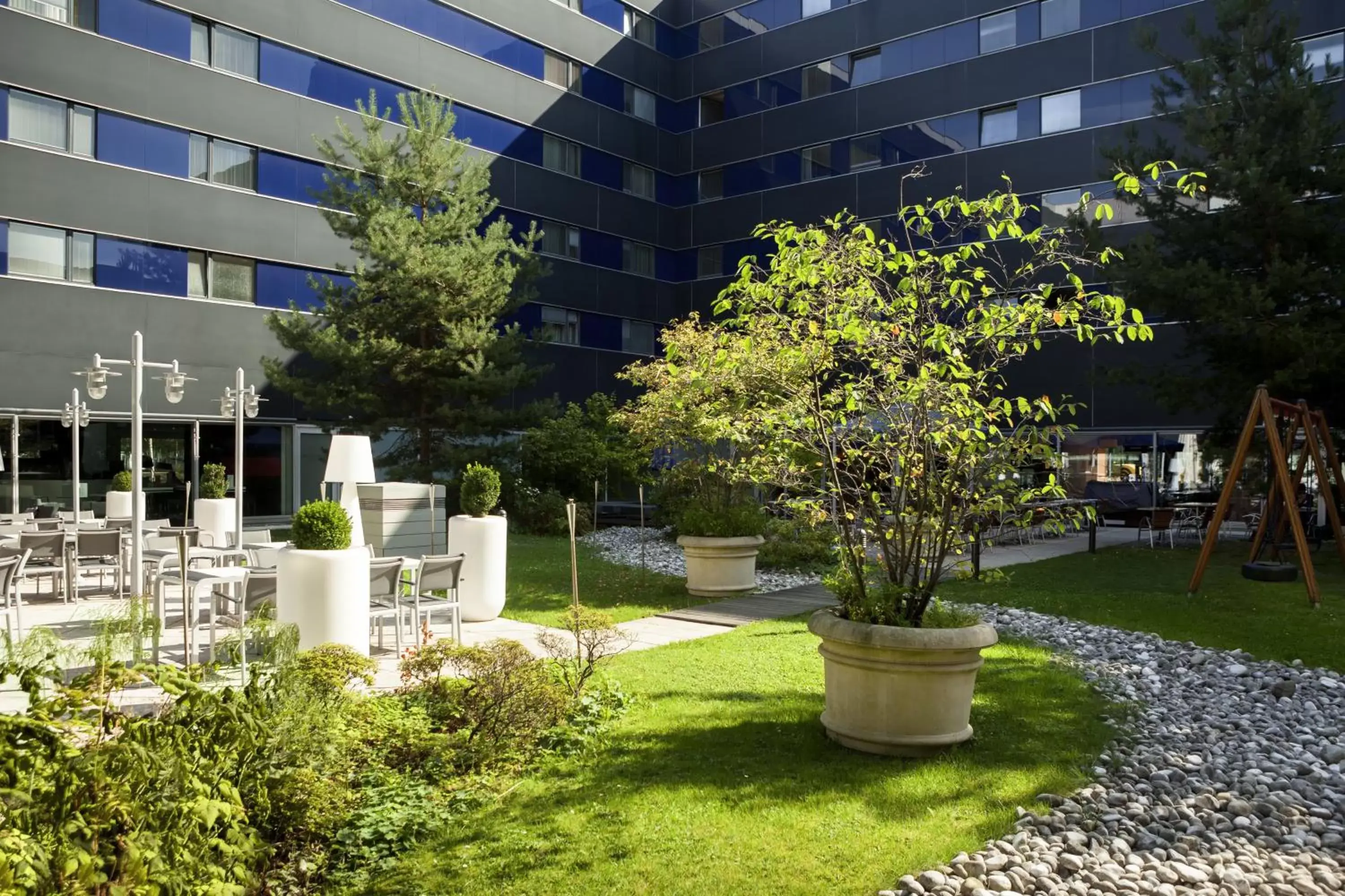 Garden in Novotel Zurich City West