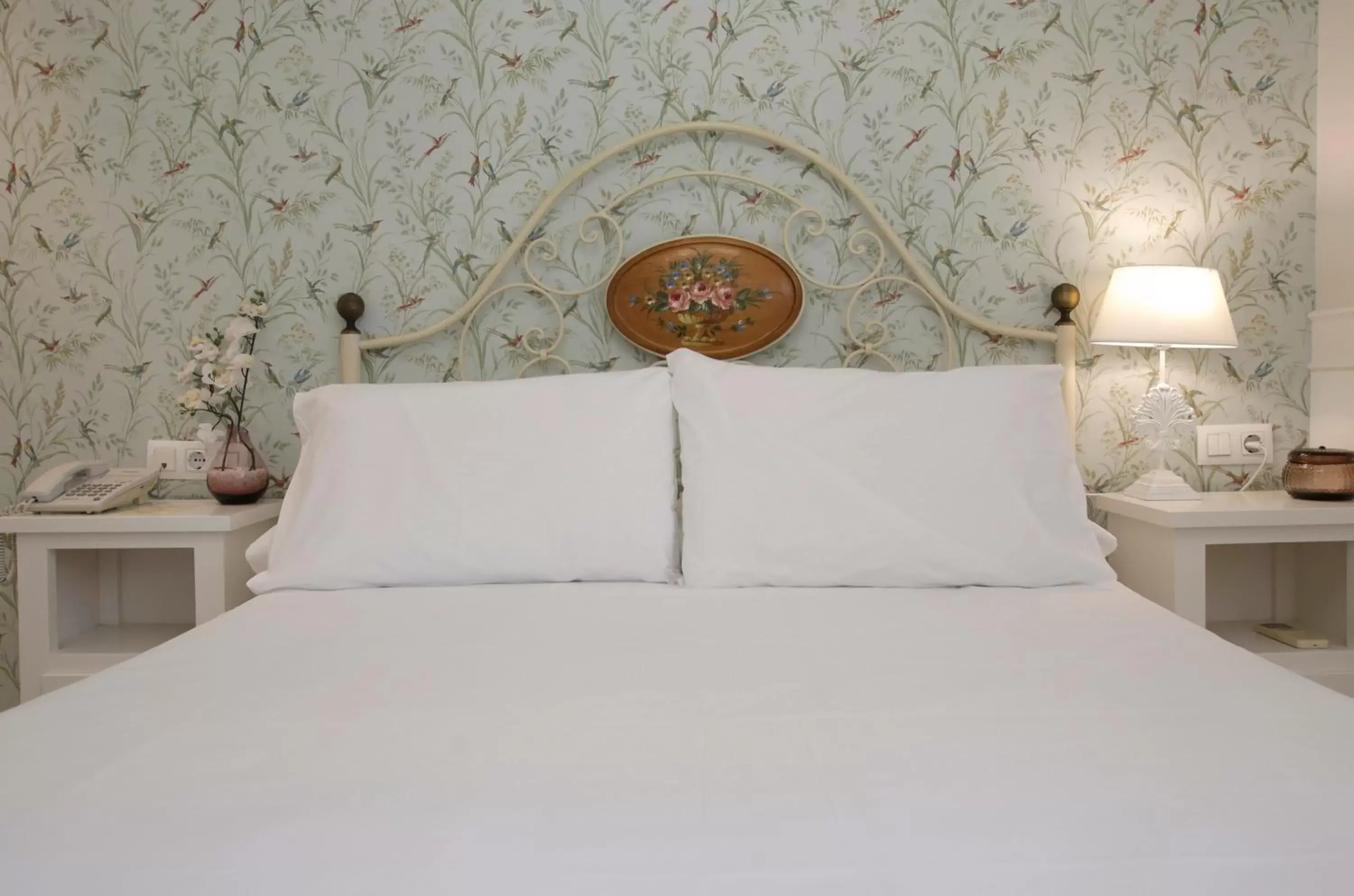 Bed in Basic Hotel Puerta de Sevilla Bed in Basic Hotel Puerta de Sevilla