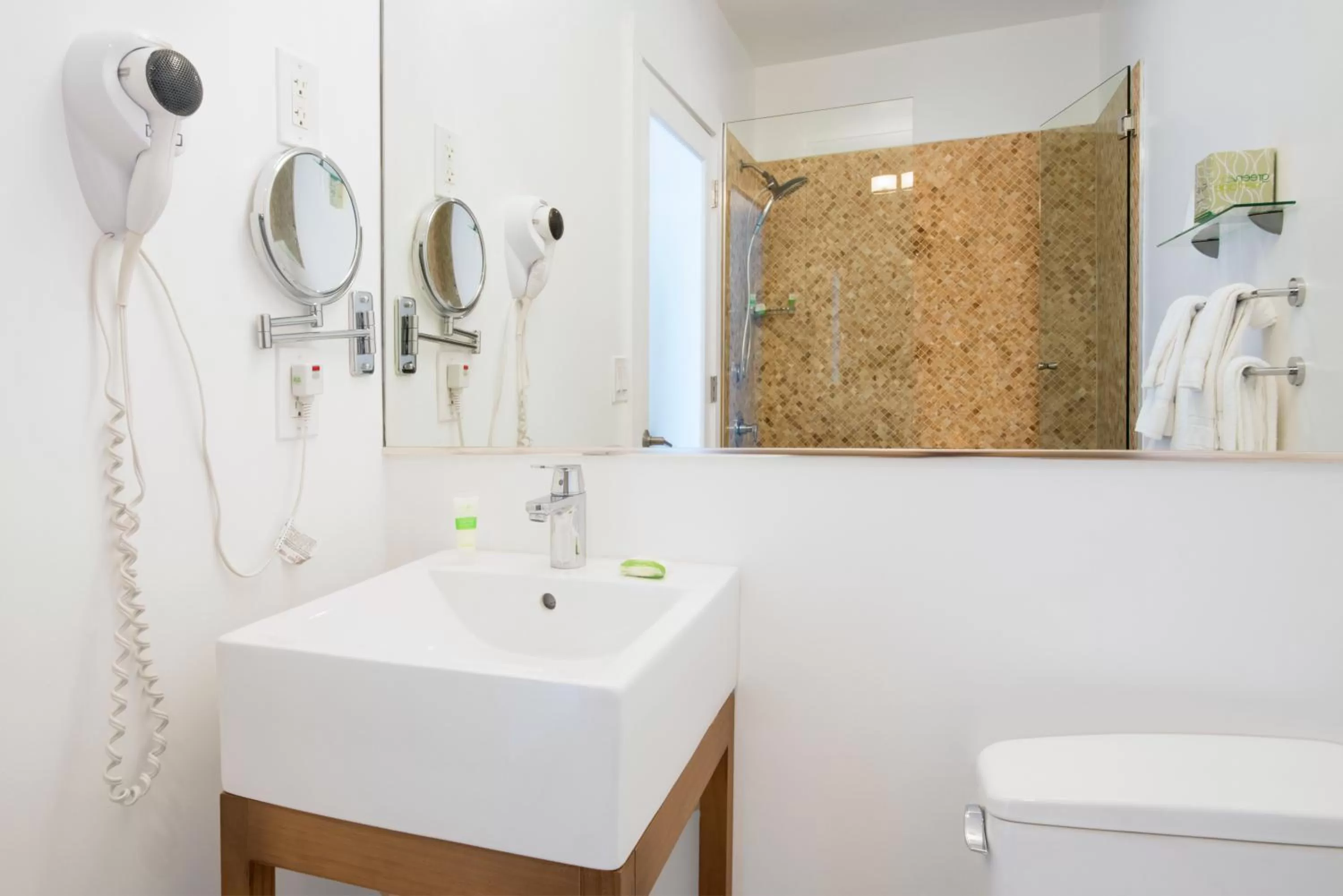 Bathroom in President Hotel