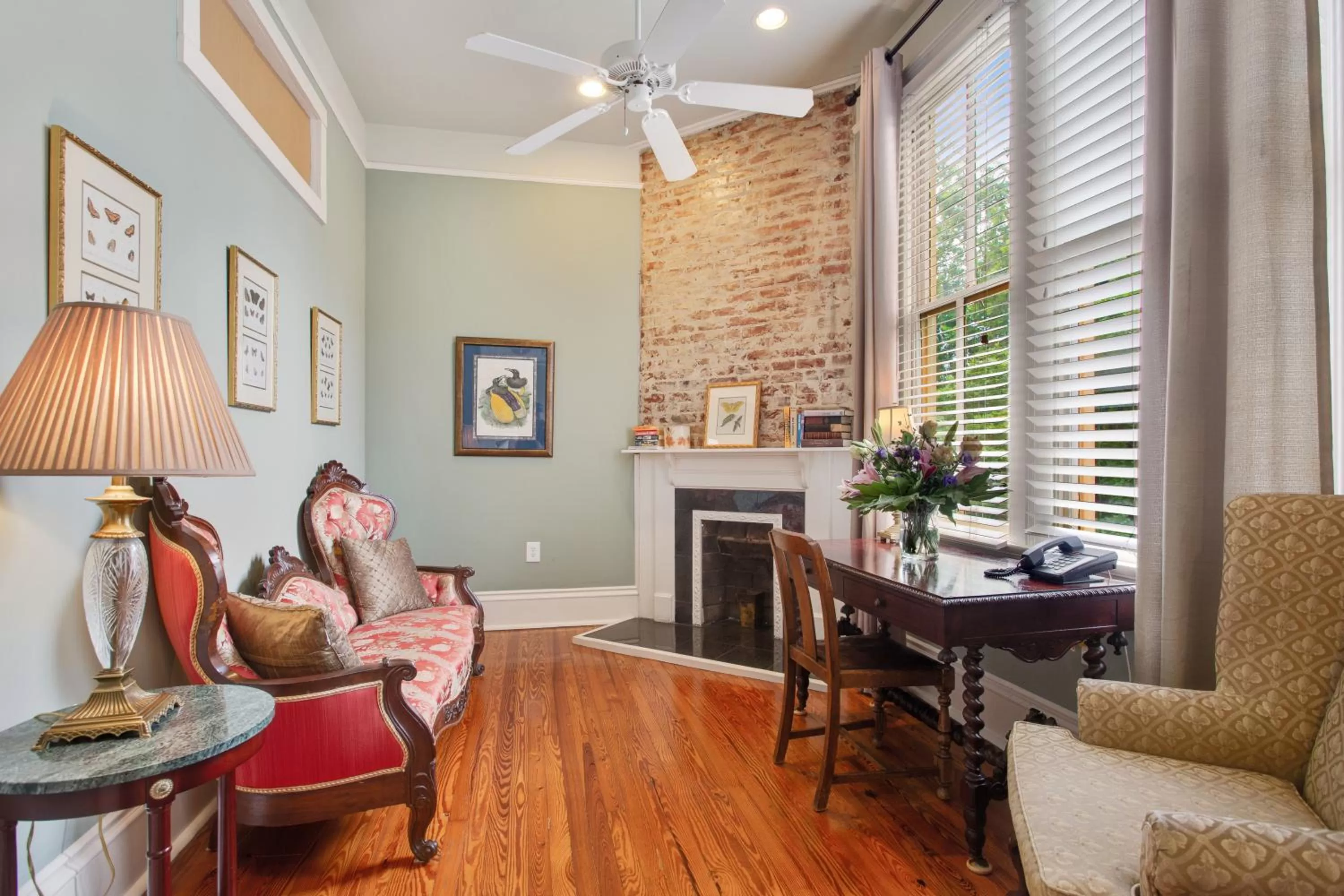 Seating Area in Maison Perrier Bed & Breakfast