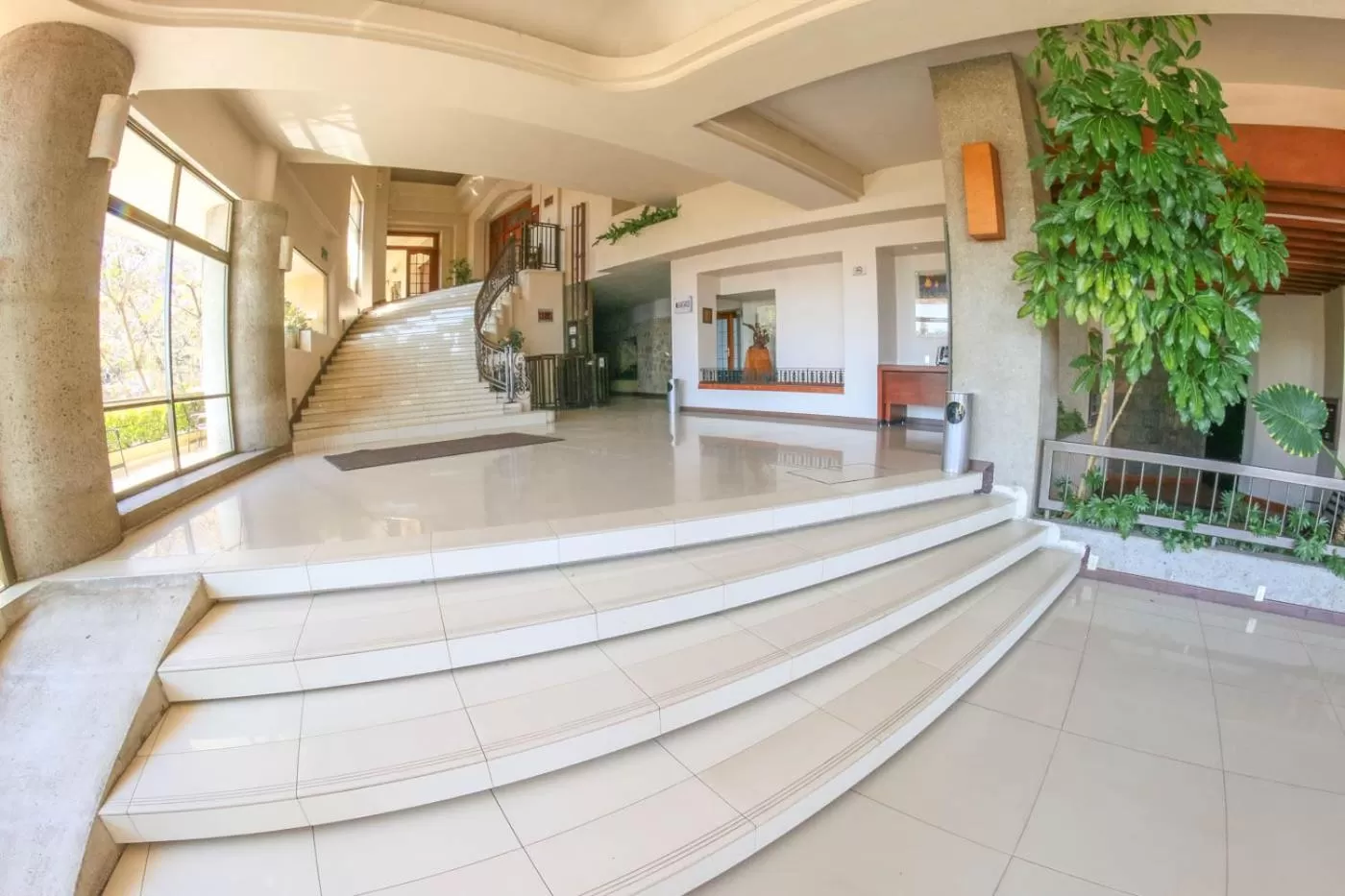 Area and facilities in Hotel Fortin Plaza