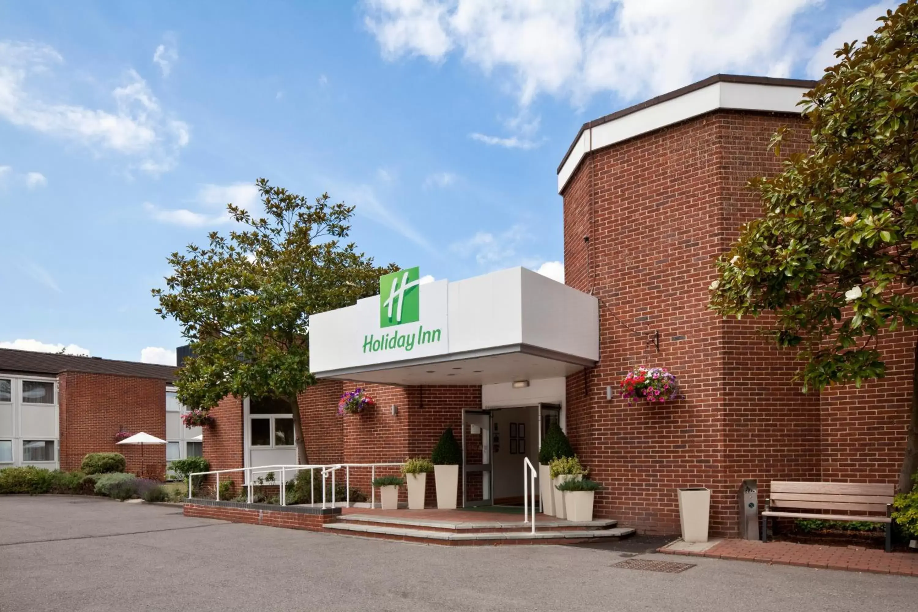 Property building in Holiday Inn Basingstoke, an IHG Hotel