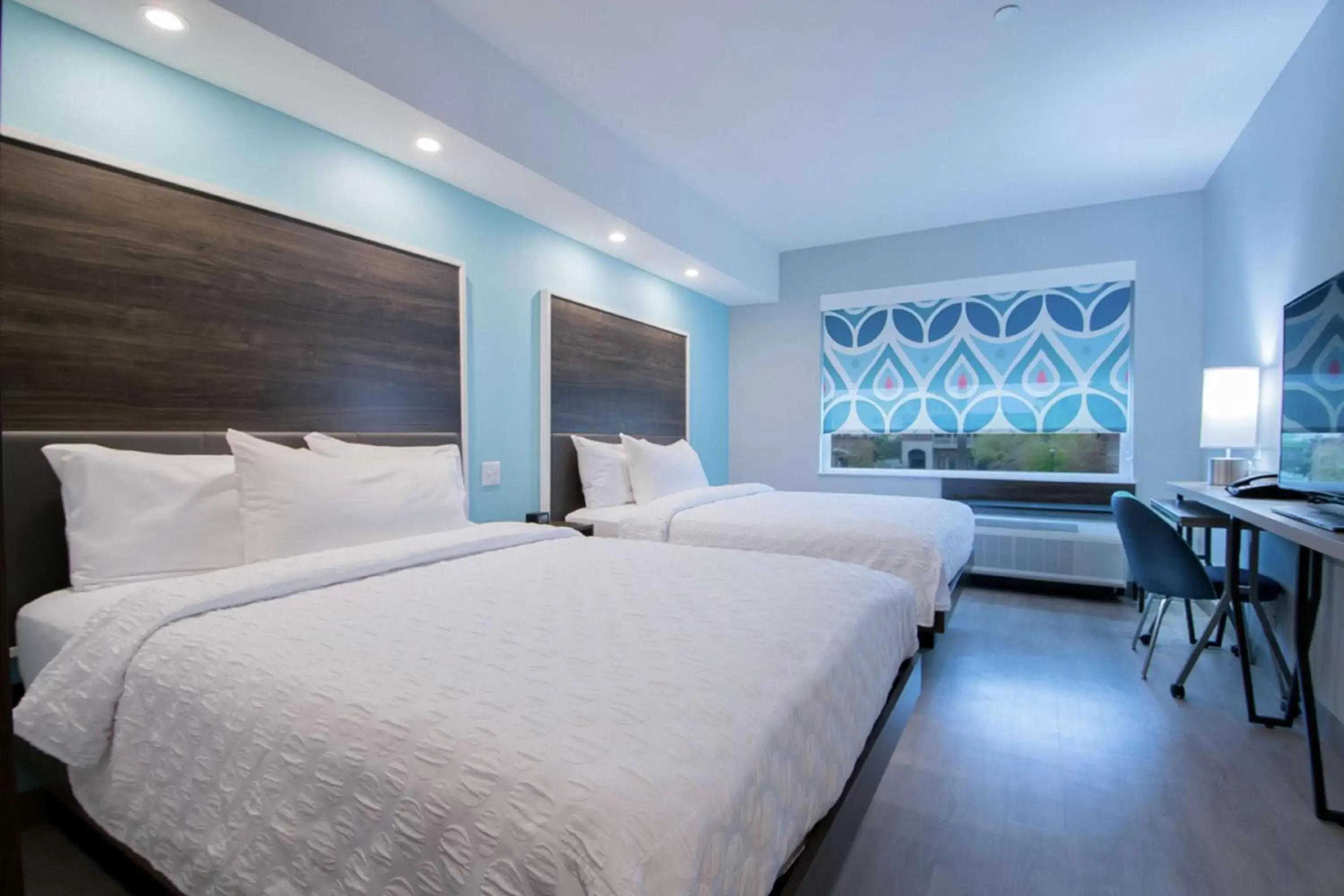 Bed in Tru by Hilton Lafayette River Ranch