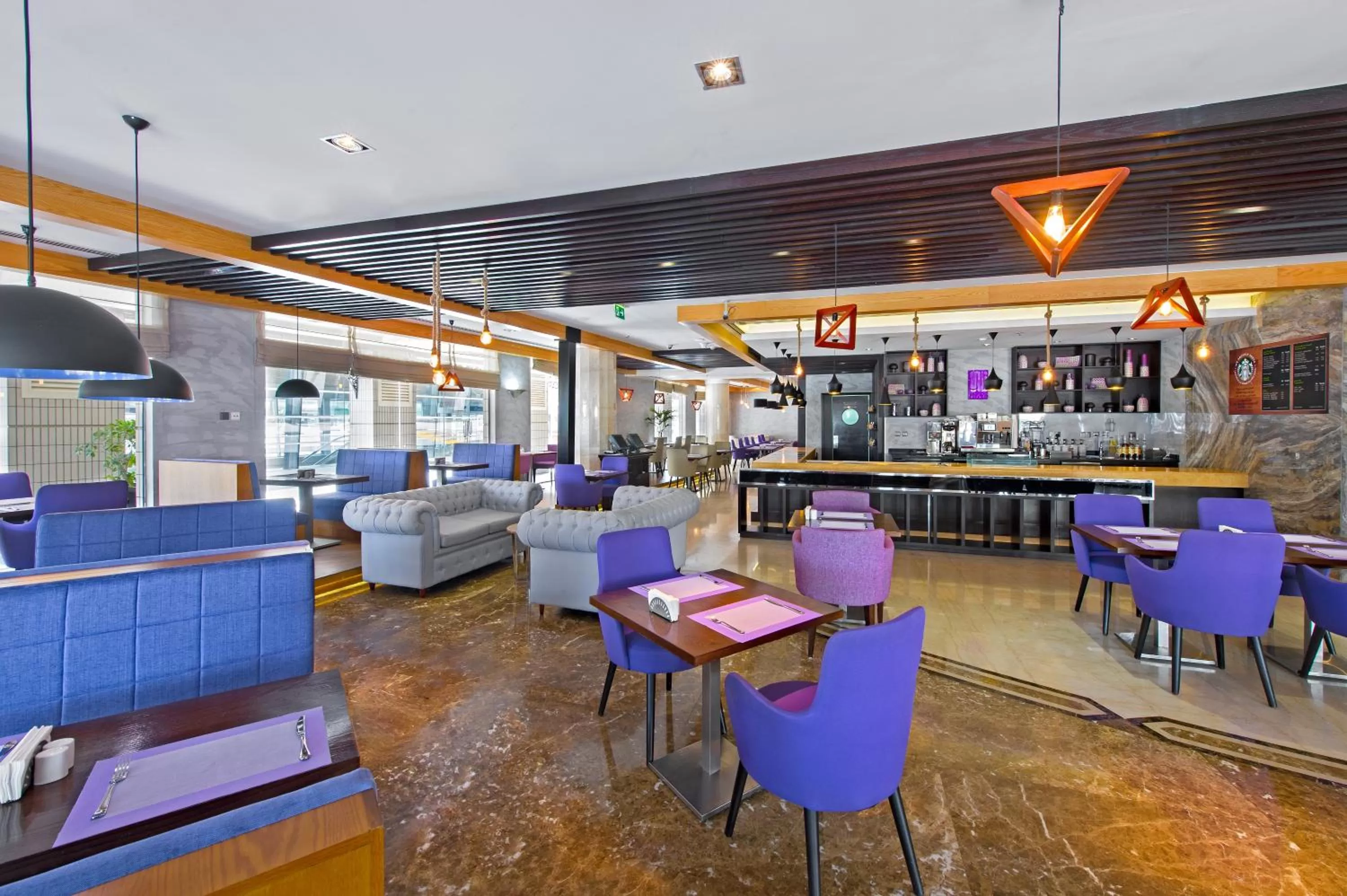 Restaurant/places to eat in Somewhere Hotel Apartment