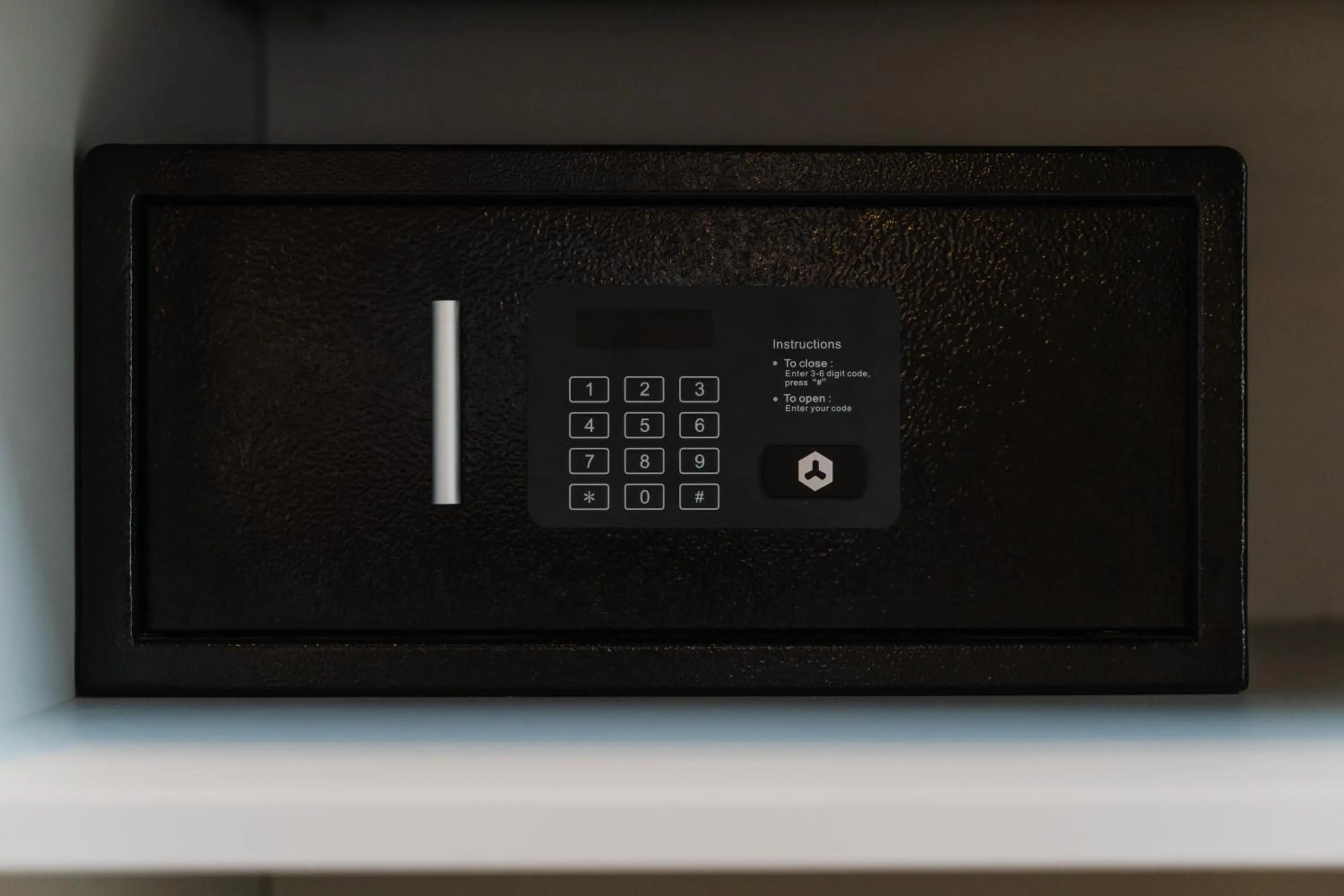 microwave in Hotel Monastère Maastricht