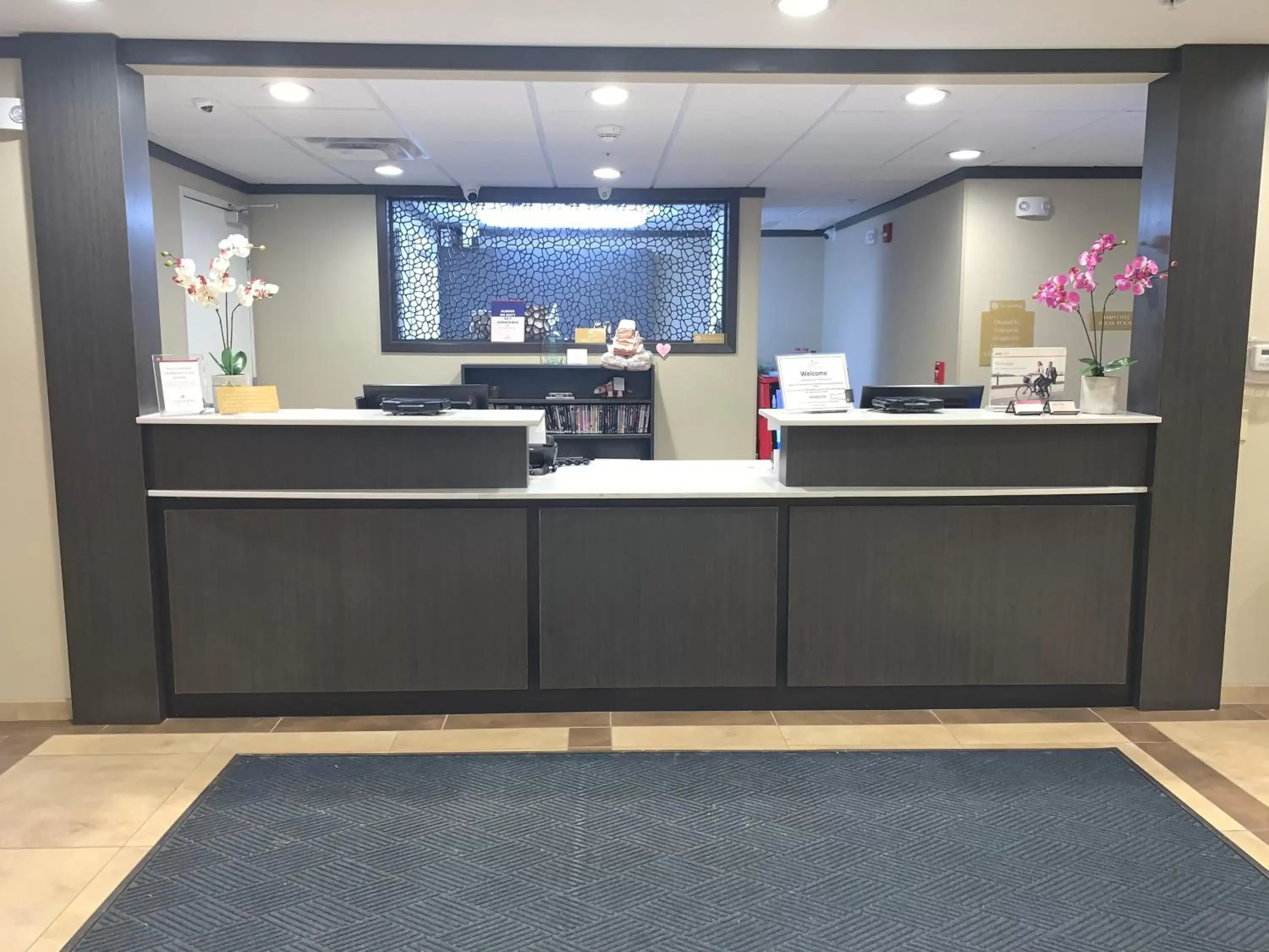 Lobby or reception, Lobby/Reception in Candlewood Suites Belle Vernon, an IHG Hotel