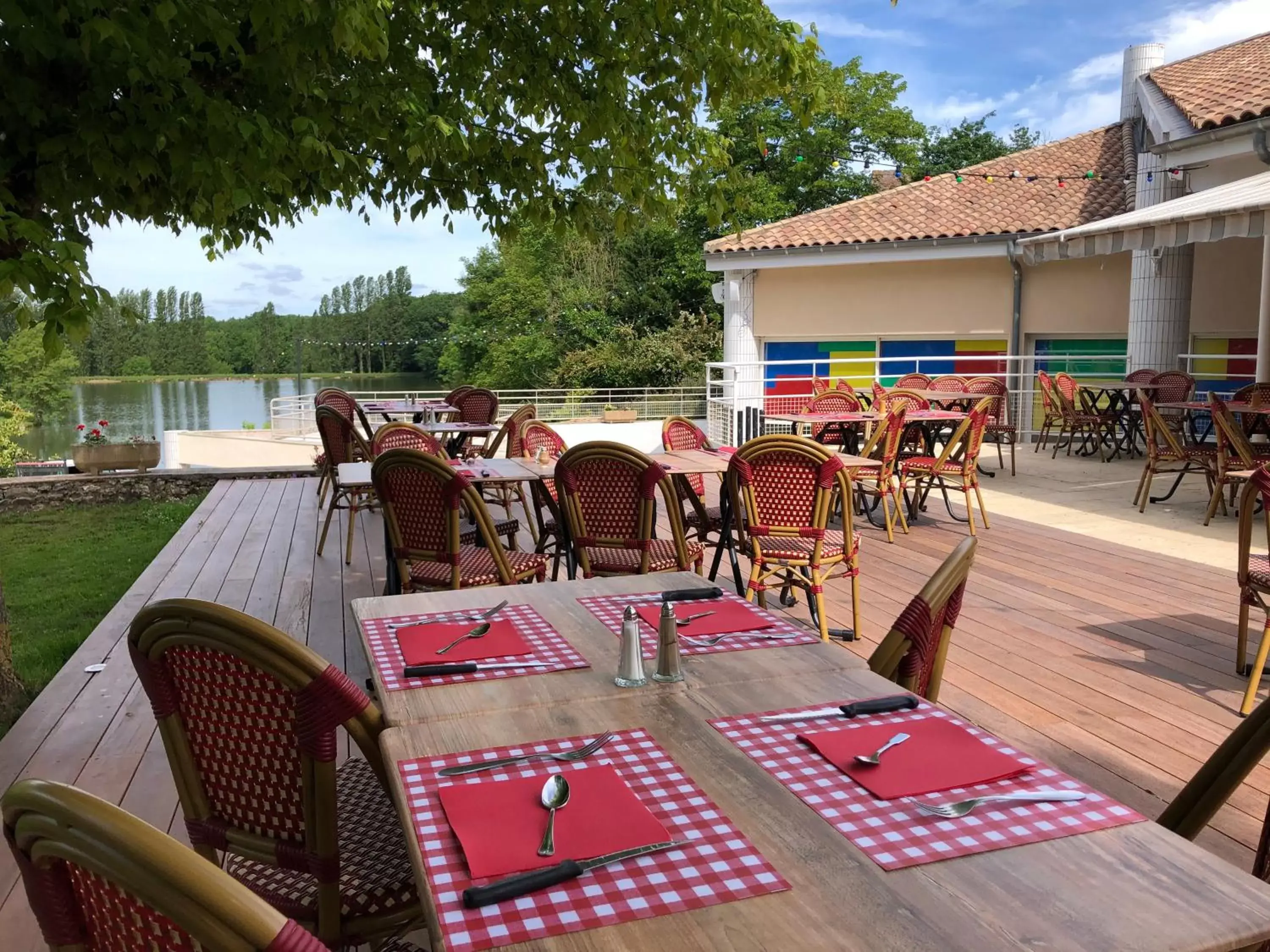 Restaurant/Places to Eat in Hotel Restaurant La Dame du Lac