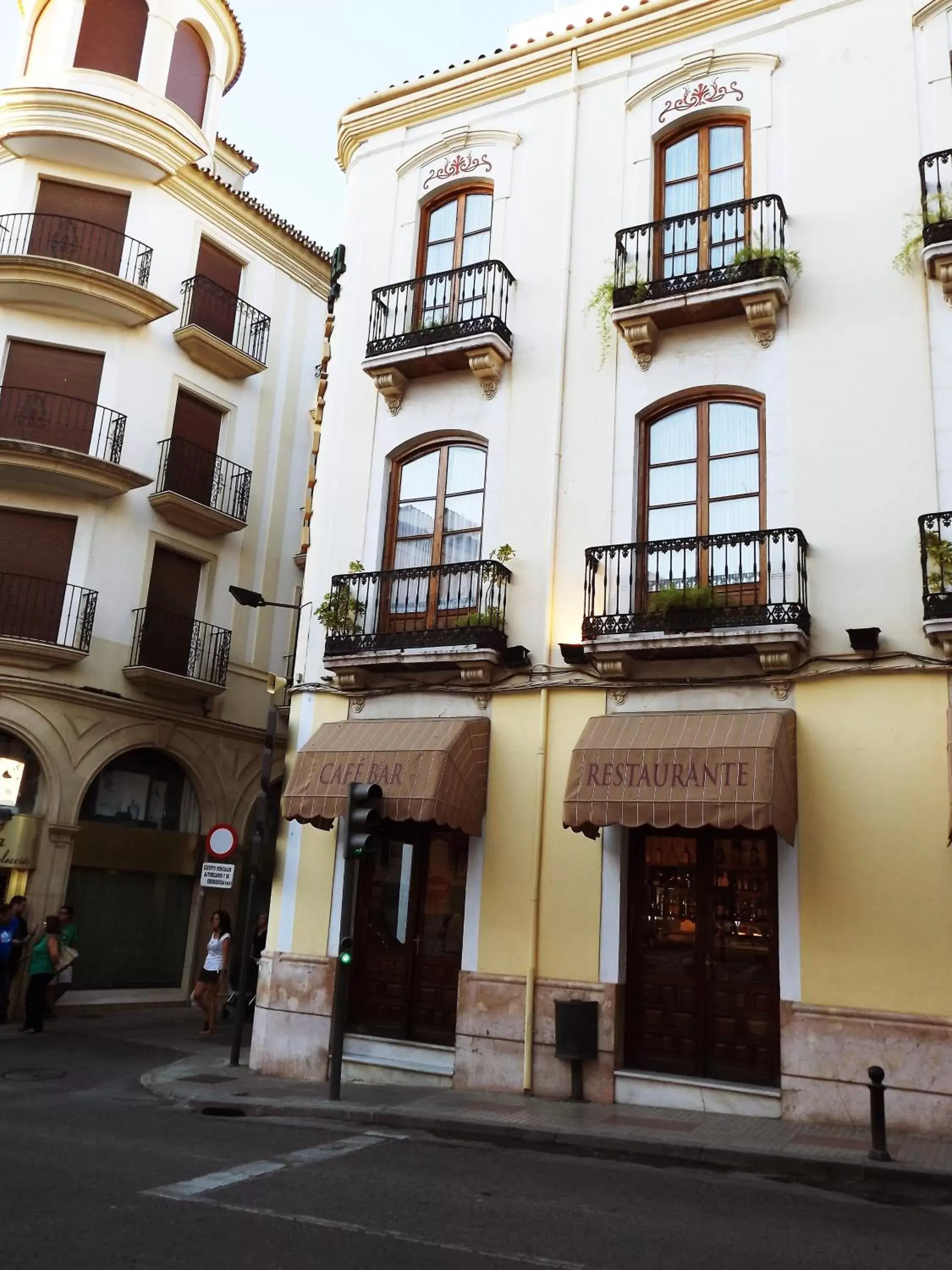 Facade/entrance, Property Building in Hotel Castilla