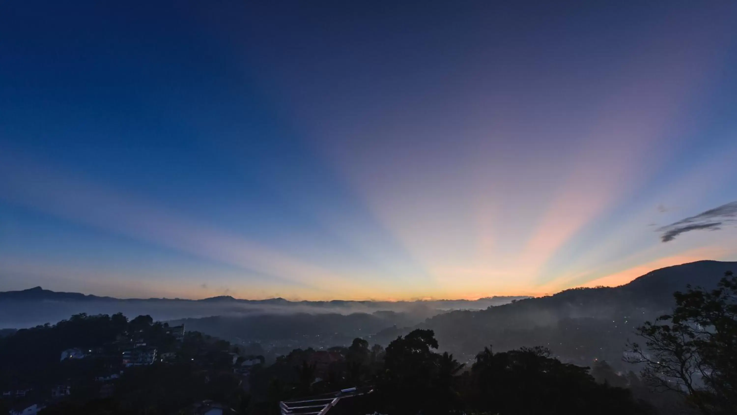 Mountain view, Sunrise/Sunset in Hotel Topaz