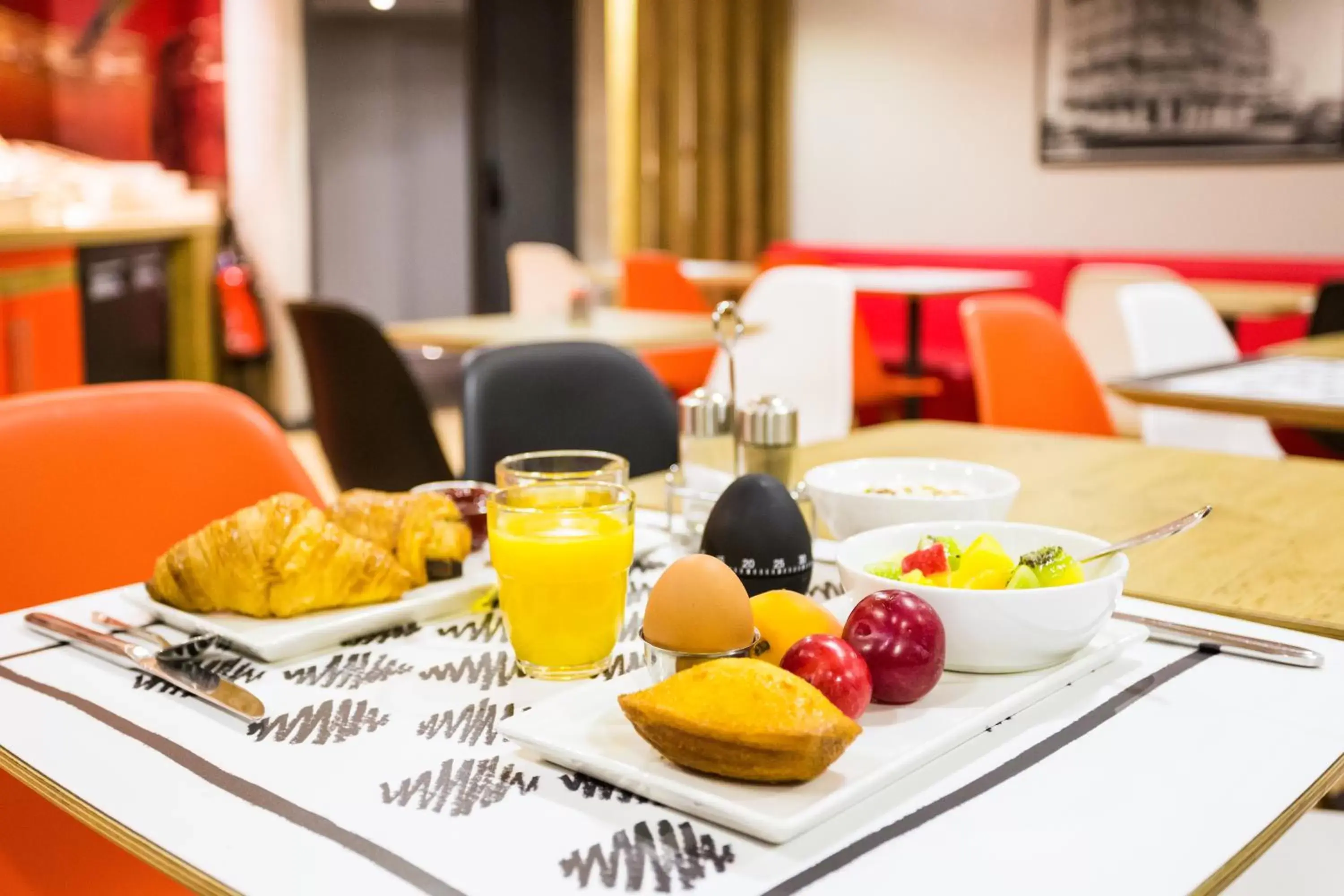 Food and drinks in ibis Bordeaux Centre Gare Saint Jean Euratlantique