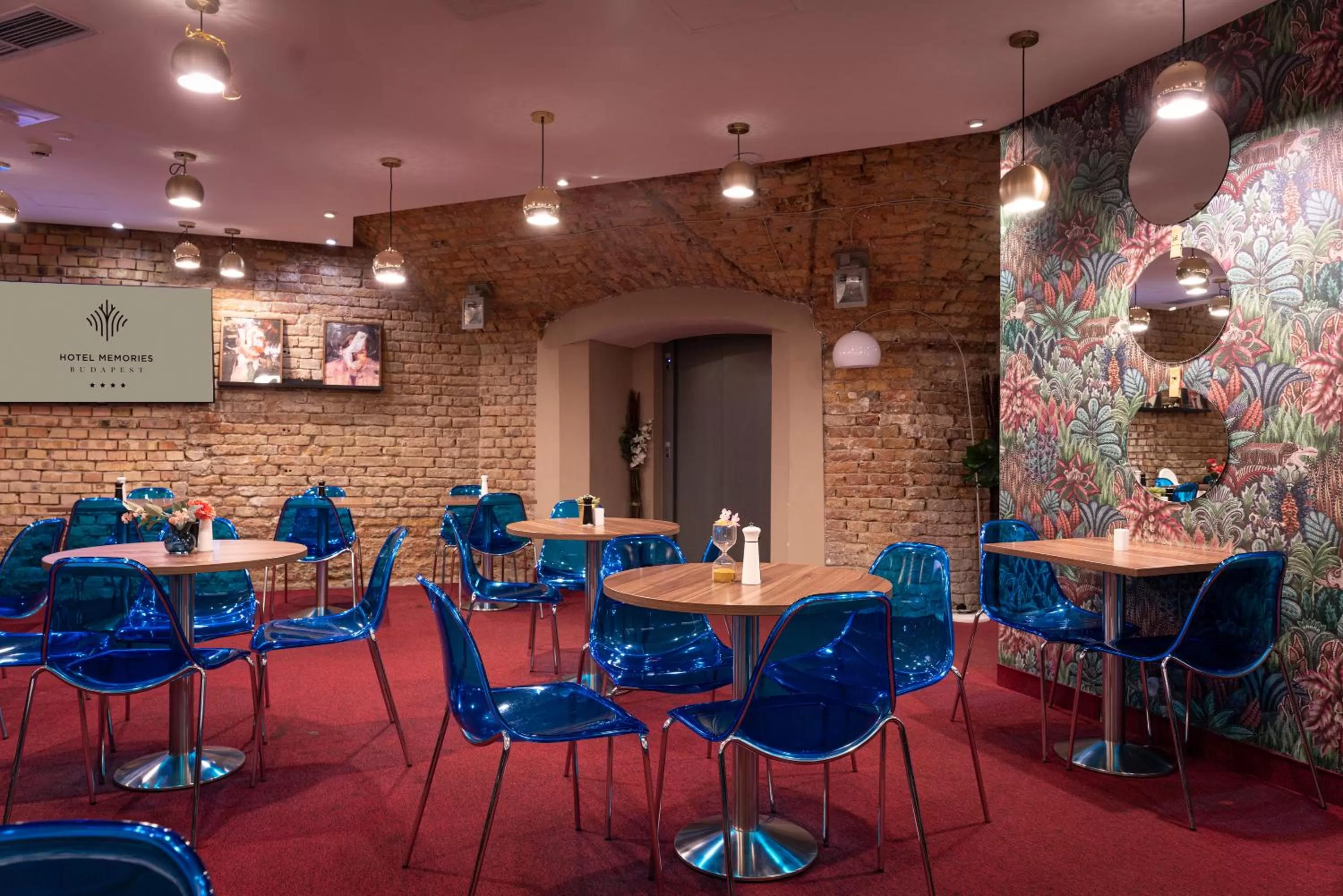 Restaurant/places to eat in Hotel Memories Budapest