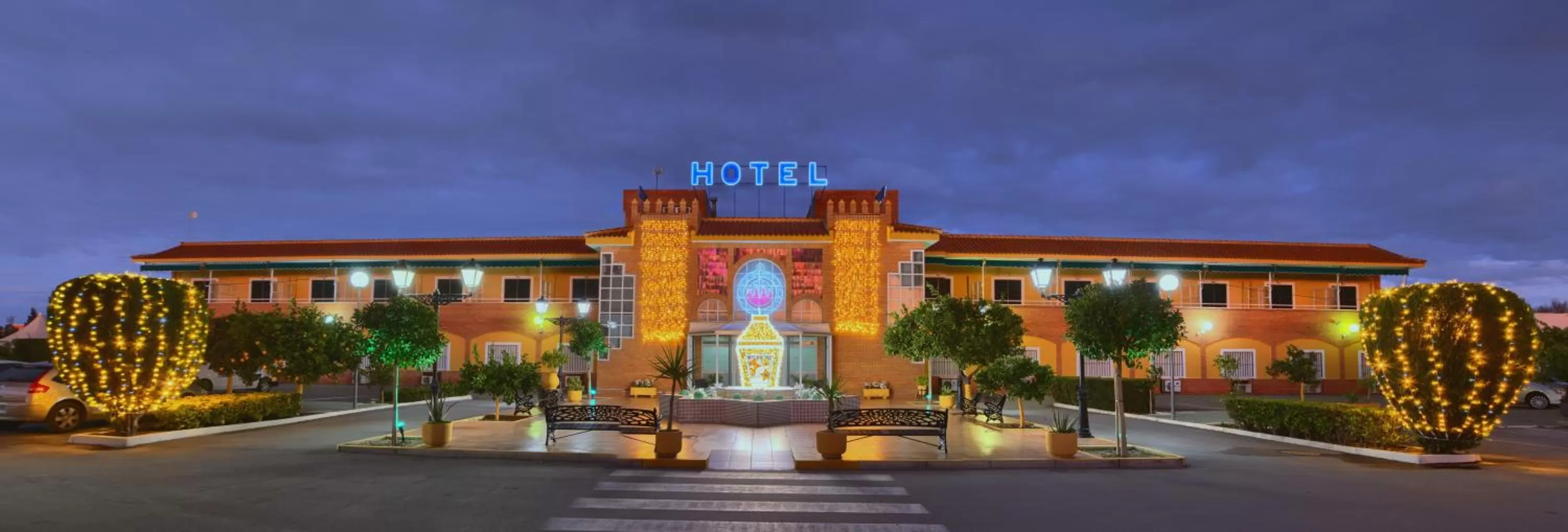 Property building in Hotel Torre De Los Guzmanes