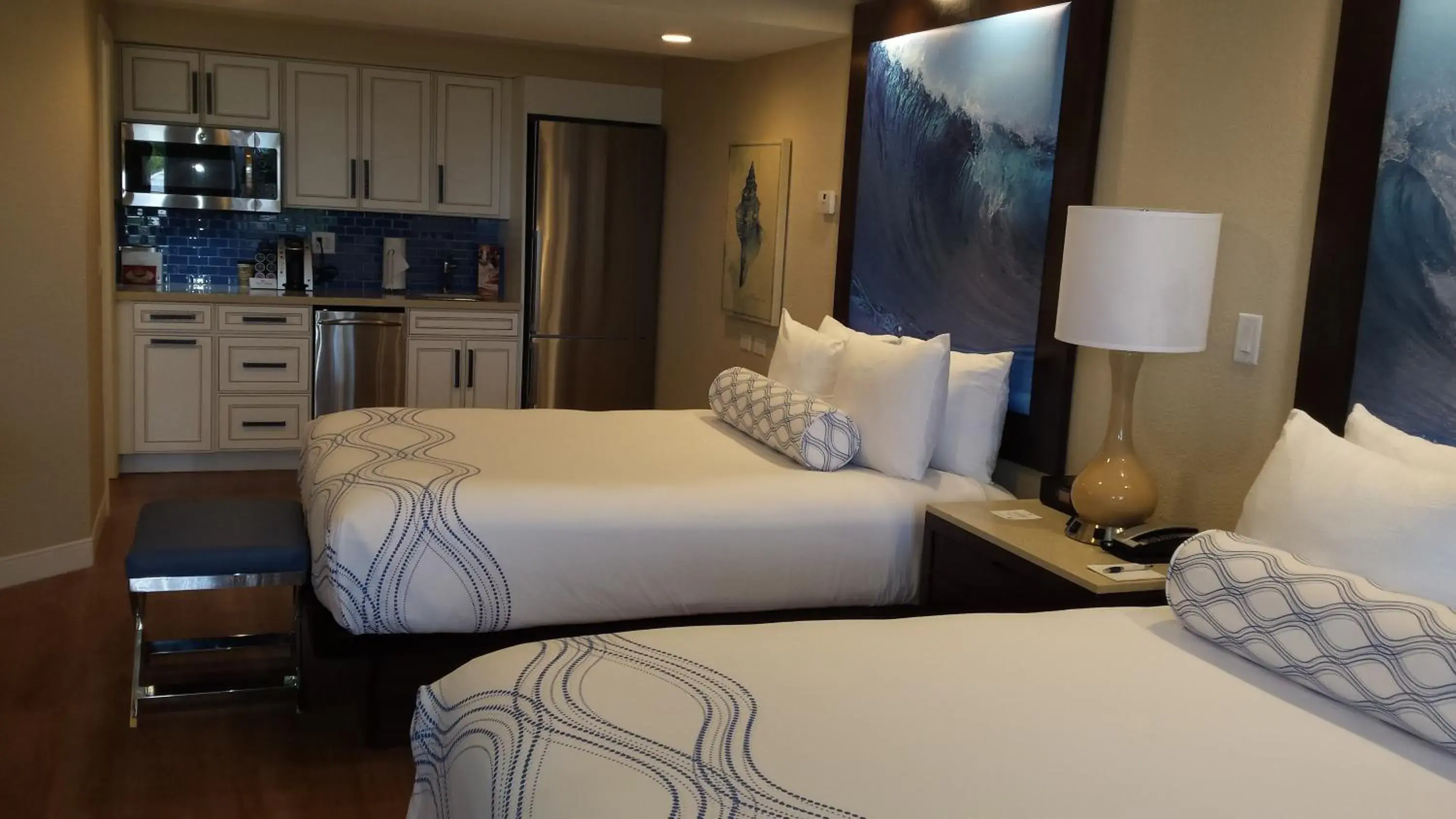 Bedroom, Bed in Lido Beach Resort