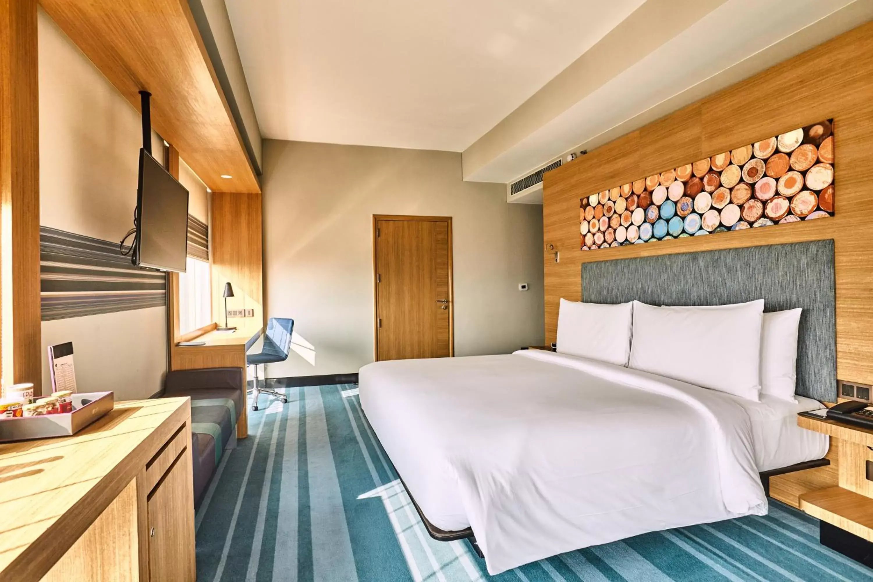 Bed in Aloft New Delhi Aerocity