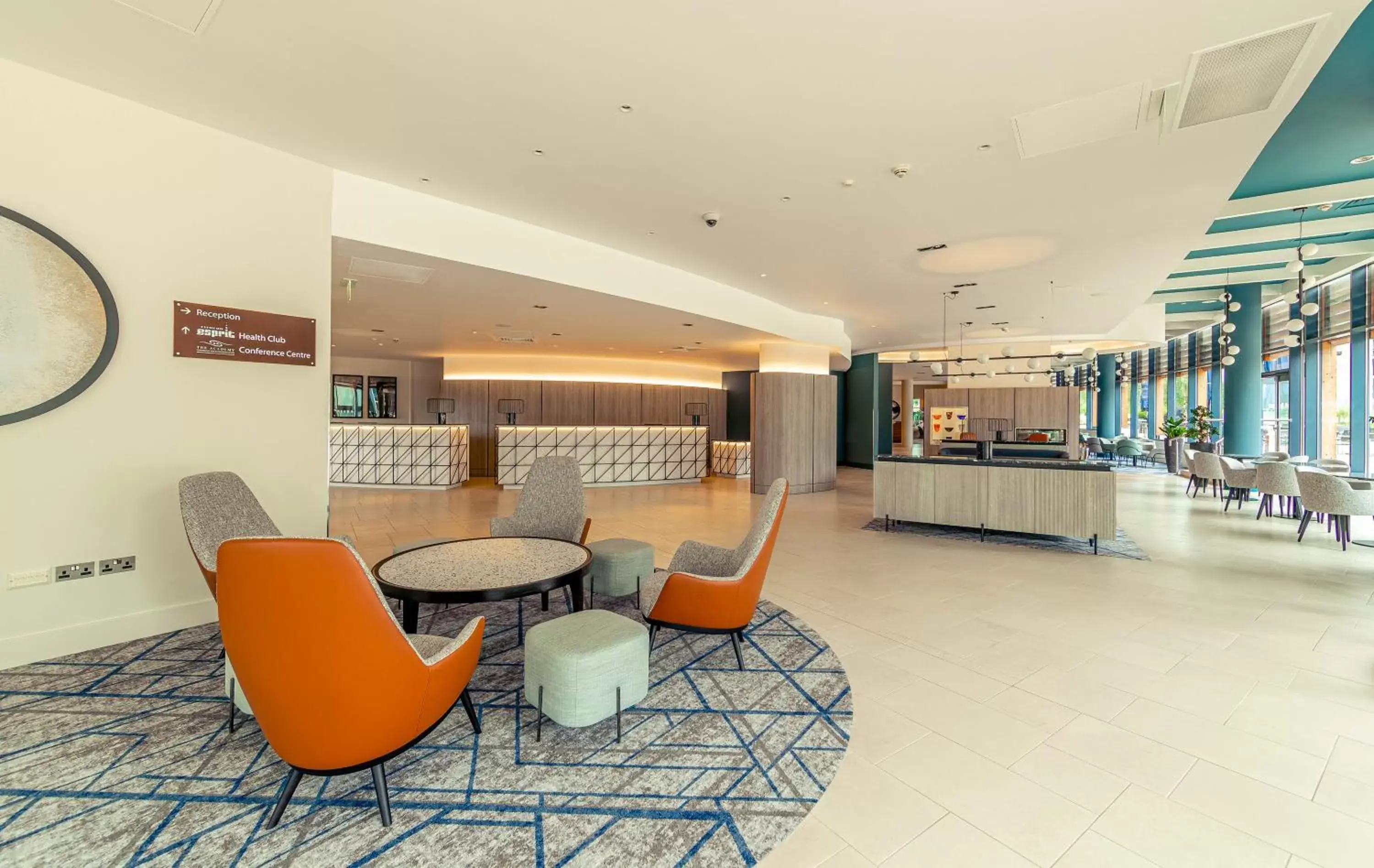 Property building, Lobby/Reception in Crowne Plaza Reading East