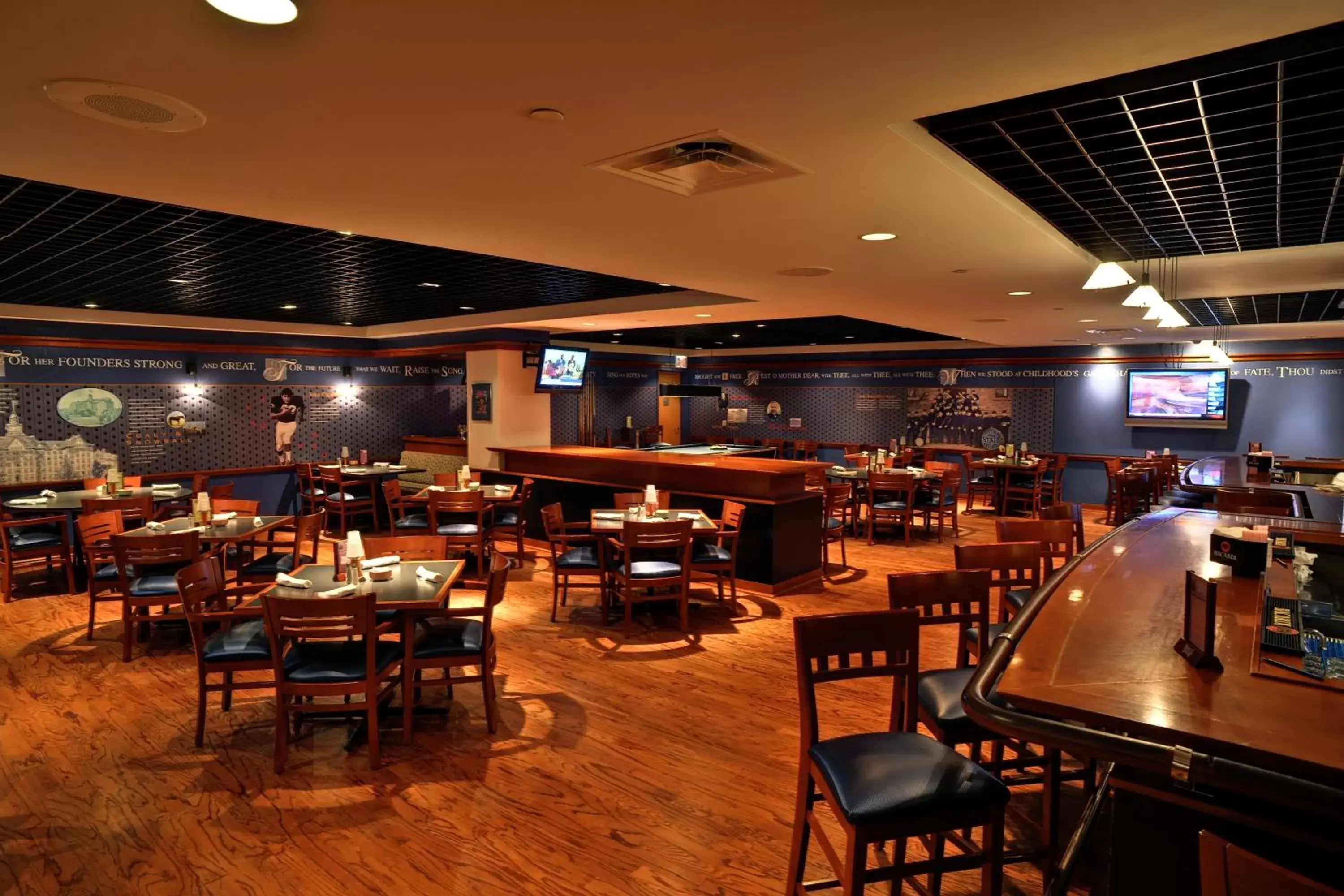 Lounge or bar, Restaurant/Places to Eat in The Penn Stater Hotel and Conference Center