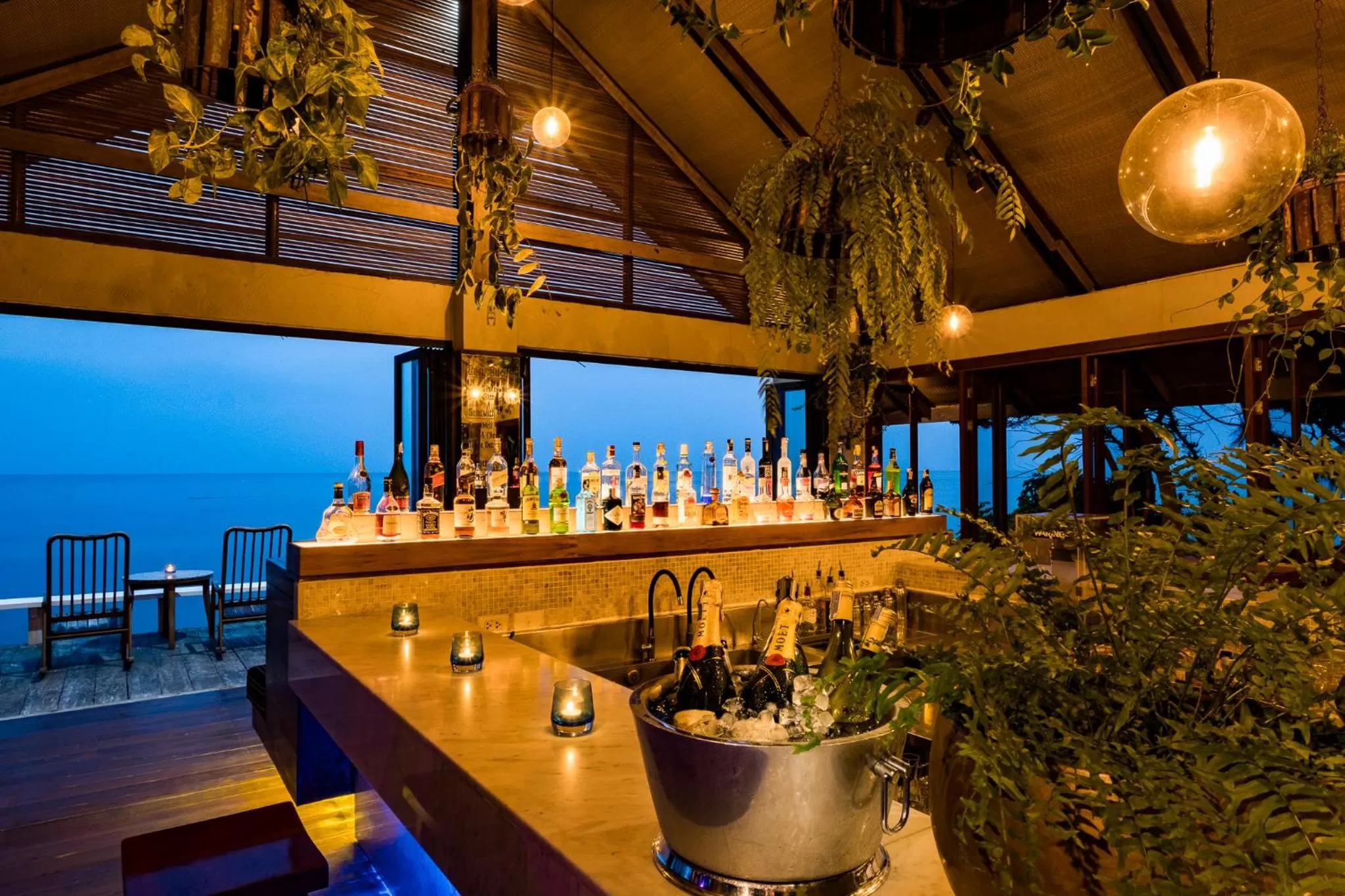 Lounge or bar in Let's Sea Hua Hin Al Fresco Resort