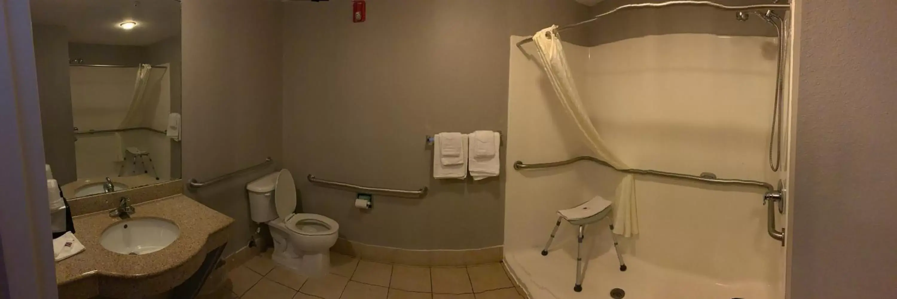 King Room - Disability Access - Non-Smoking in Motel 6-Biloxi, MS - Ocean Springs