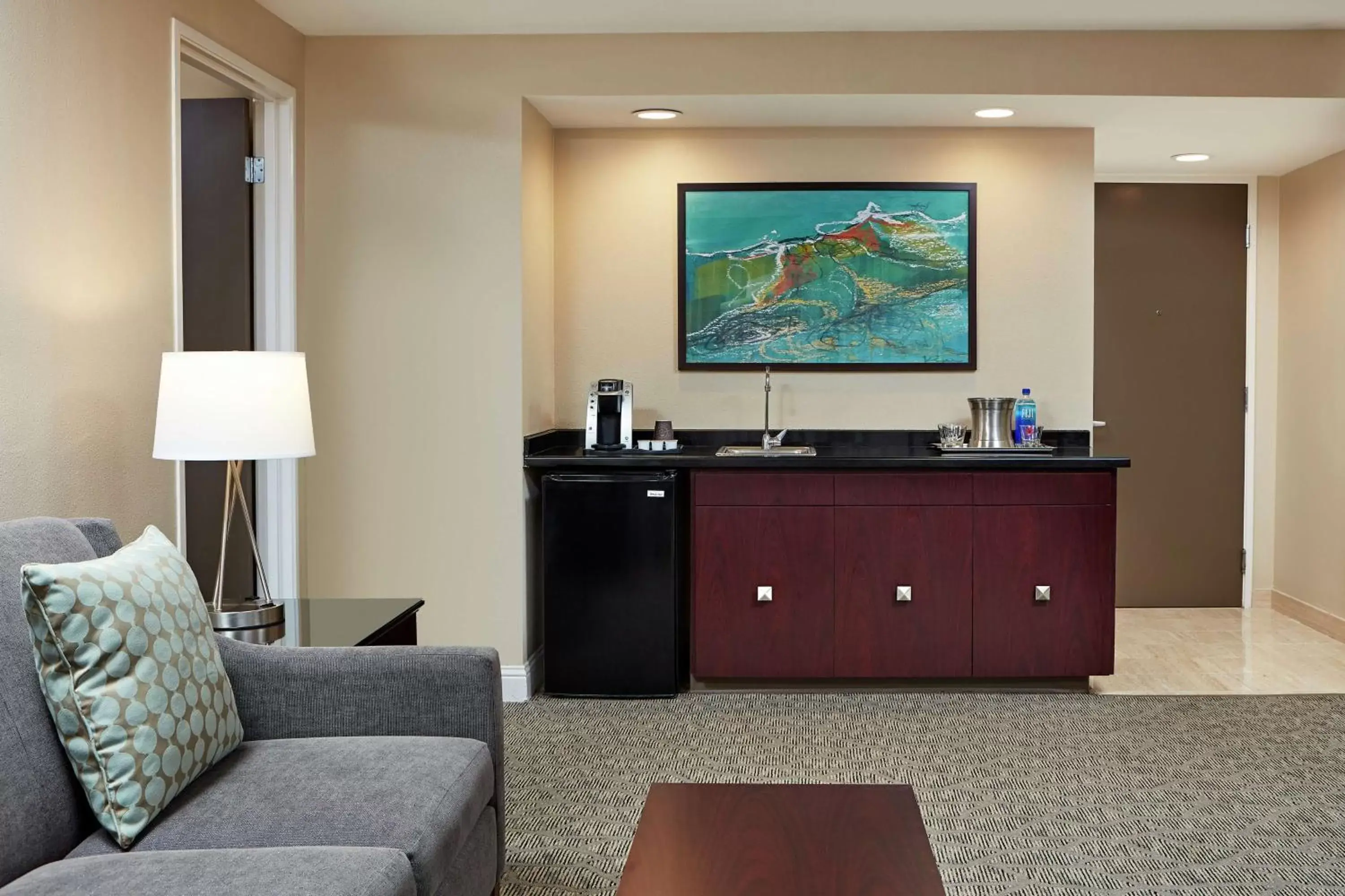 Living room, Lobby/Reception in Hilton Houston Plaza/Medical Center