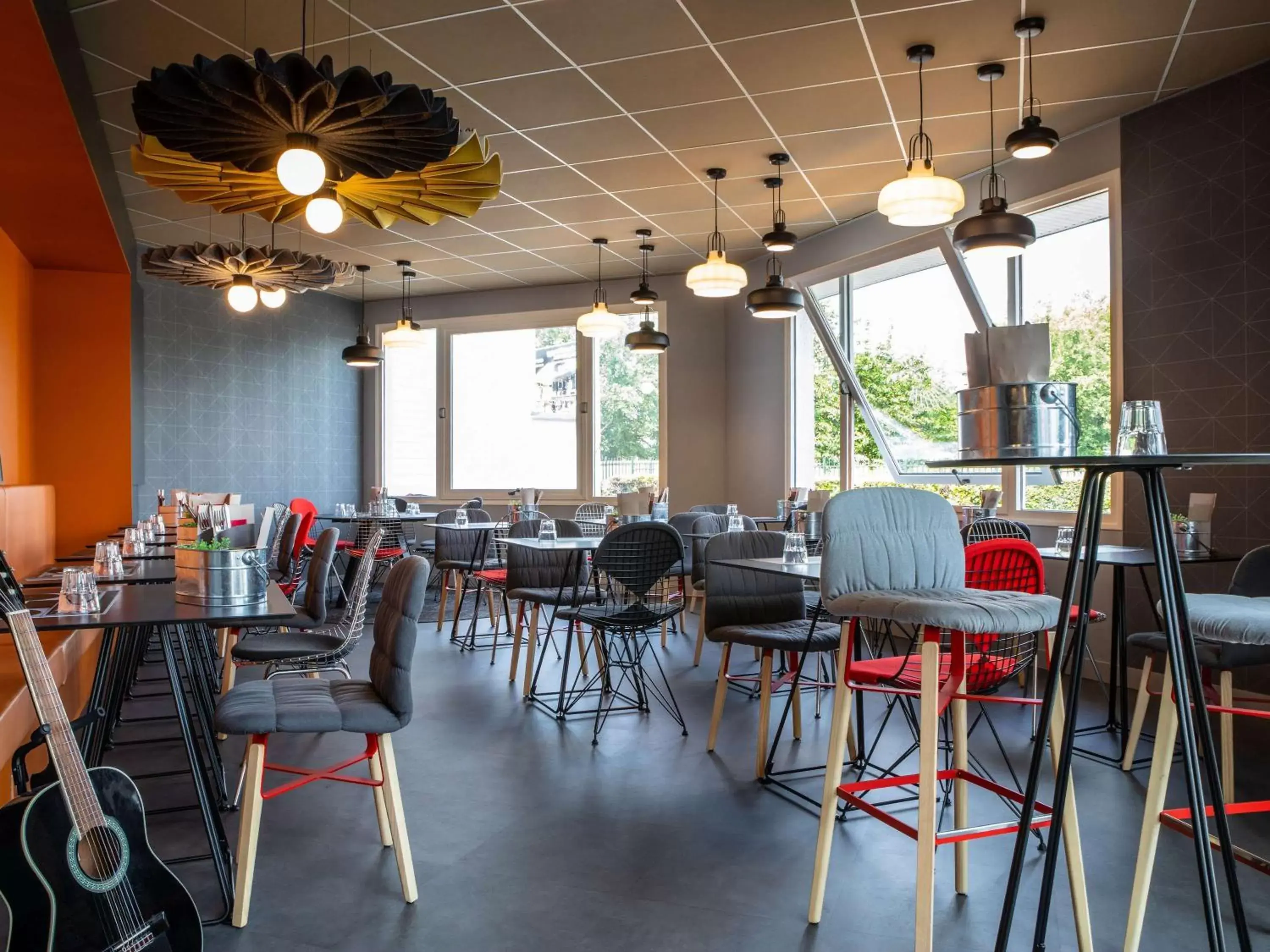 Restaurant/Places to Eat in ibis Compiegne