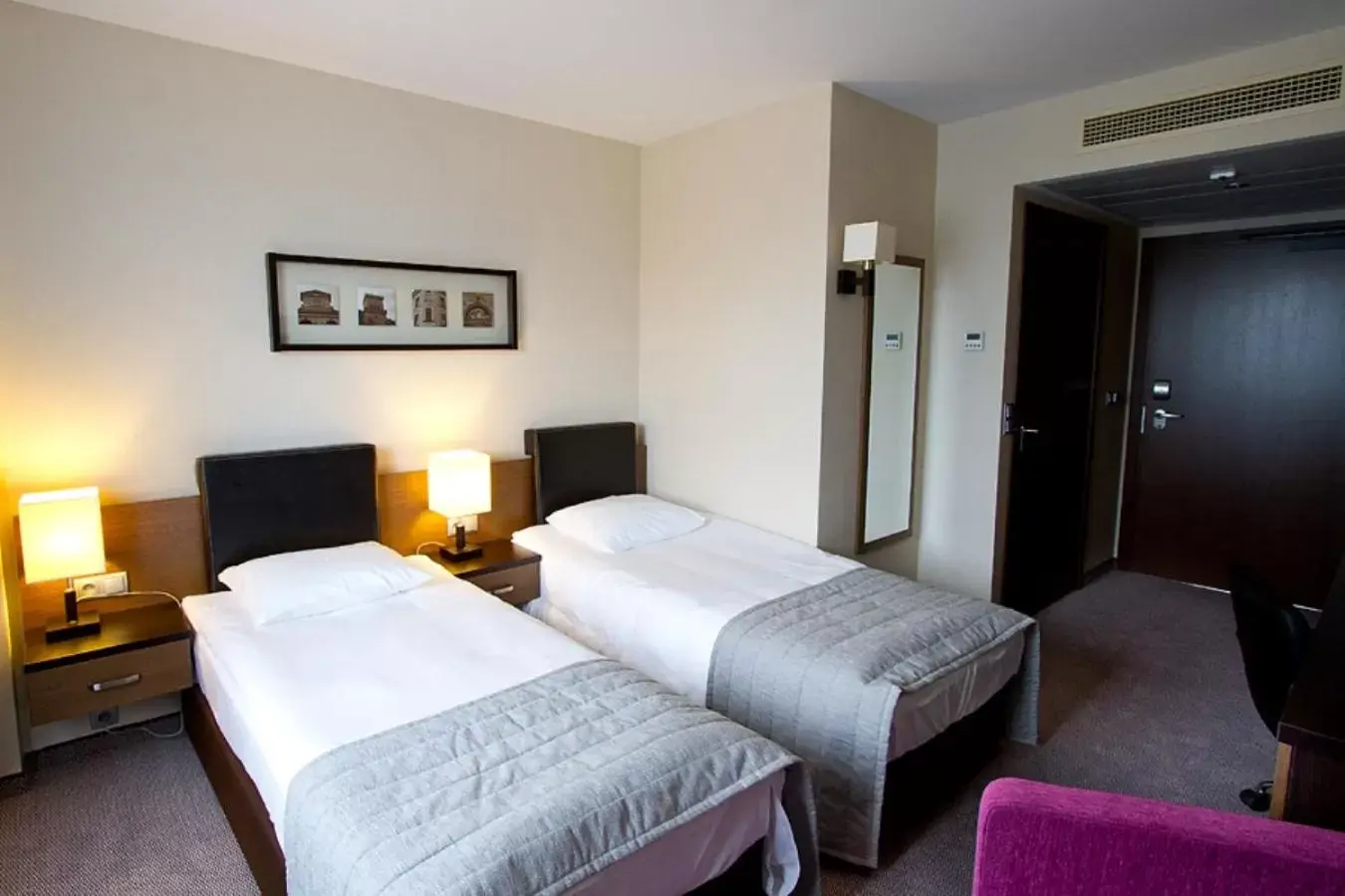 Photo of the whole room, Bed in Qubus Hotel Bielsko-Biała Photo of the whole room, Bed in Qubus Hotel Bielsko-Biała