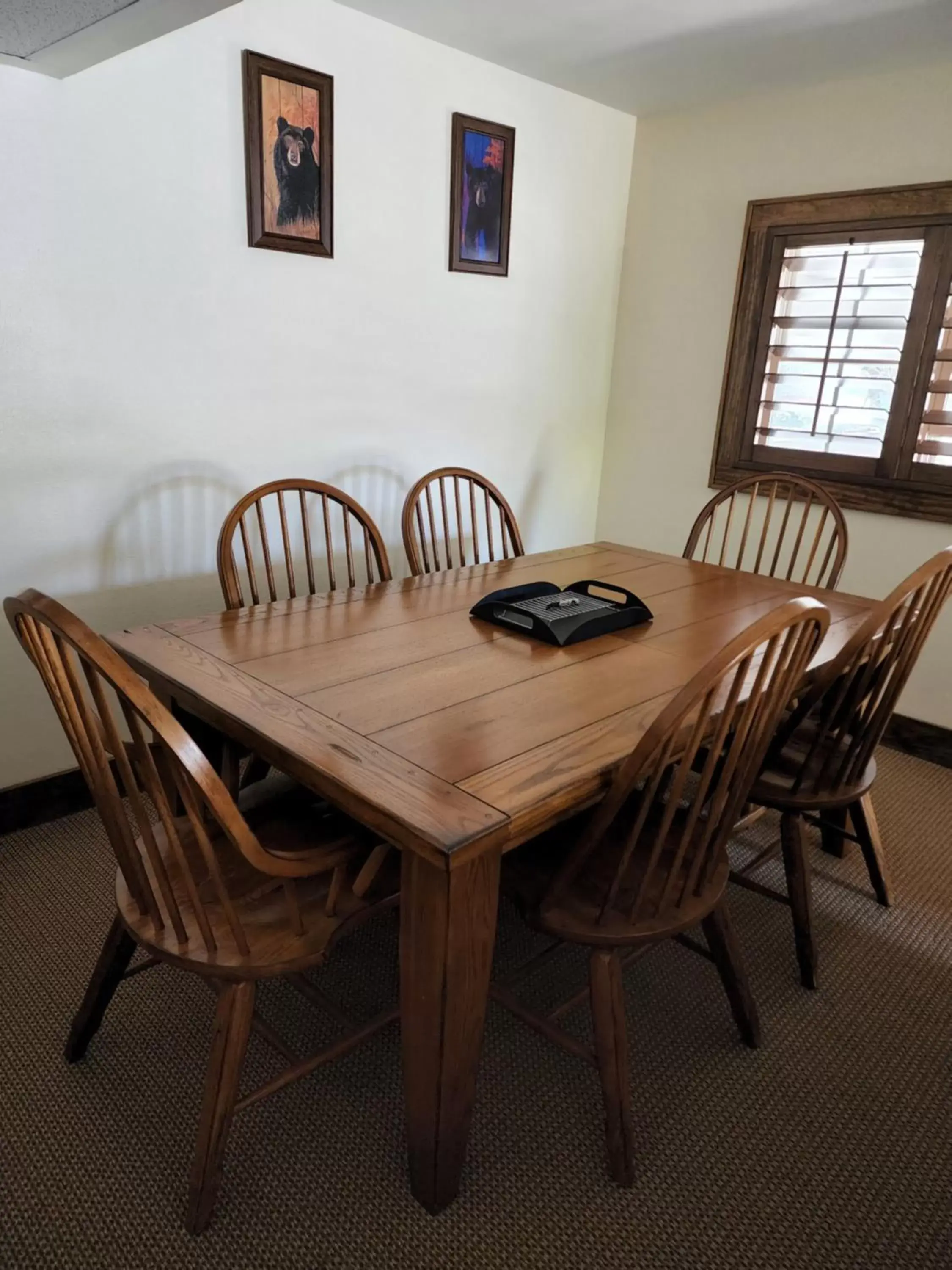 Dining Area in The Inn at Shady Lawn