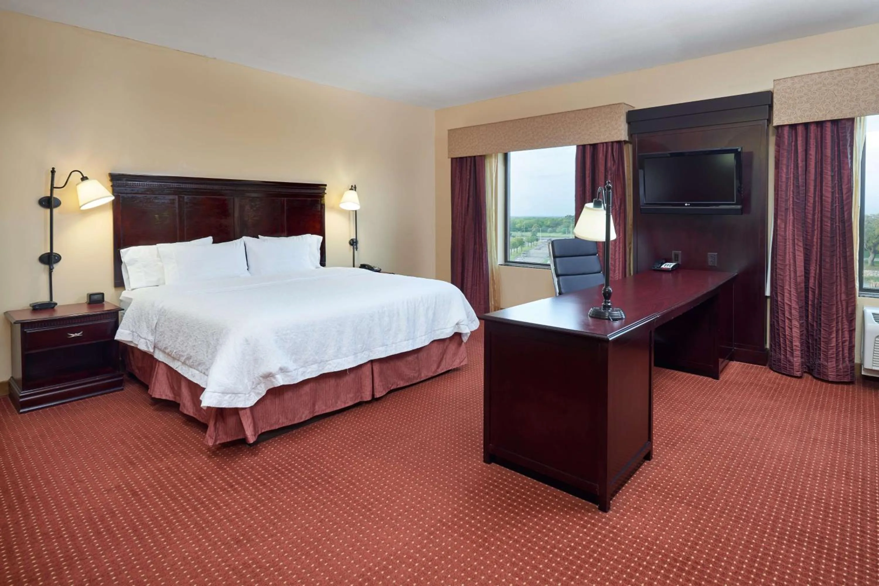 Bedroom, Bed in Hampton Inn & Suites Austin South Buda