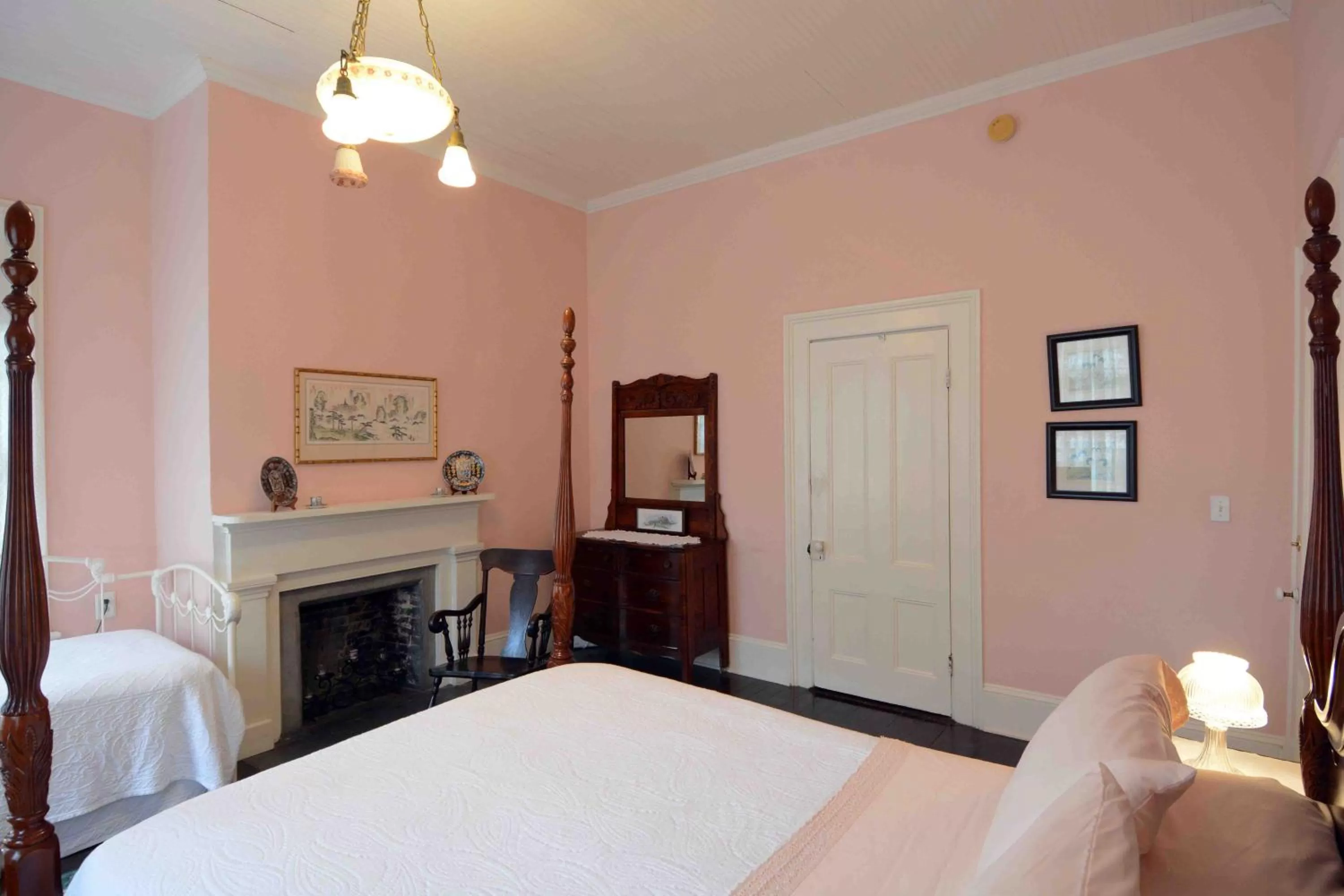 Photo of the whole room, Bed in 1872 Denham Inn