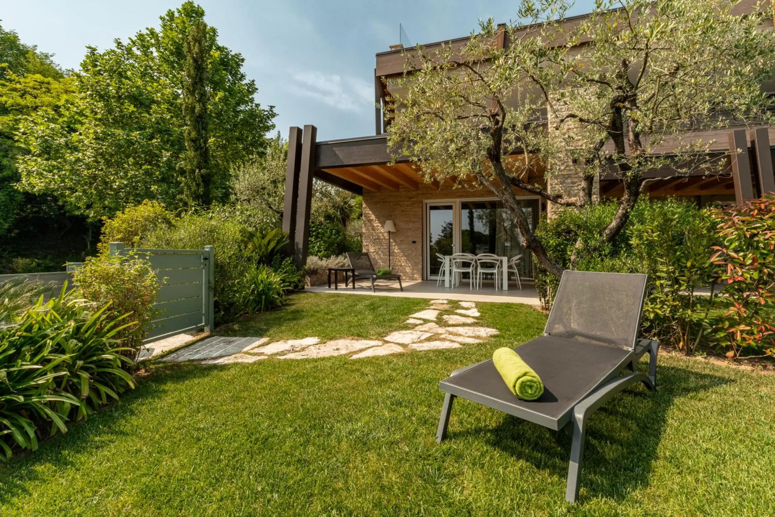 Superior Apartment with Garden in Lamasu RioVerde - Lago di Garda Superior Apartment with Garden in Lamasu RioVerde - Lago di Garda