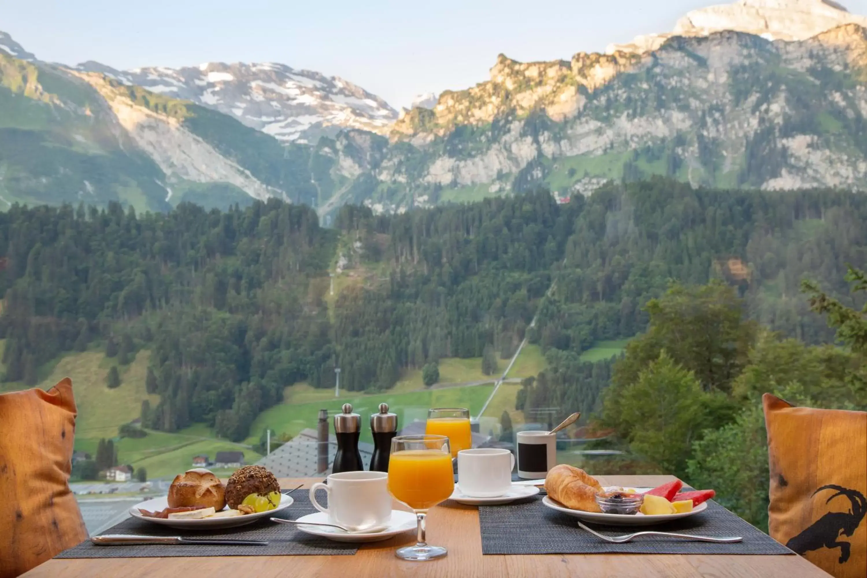 Food and drinks, Mountain View in Hotel Waldegg - Adults only