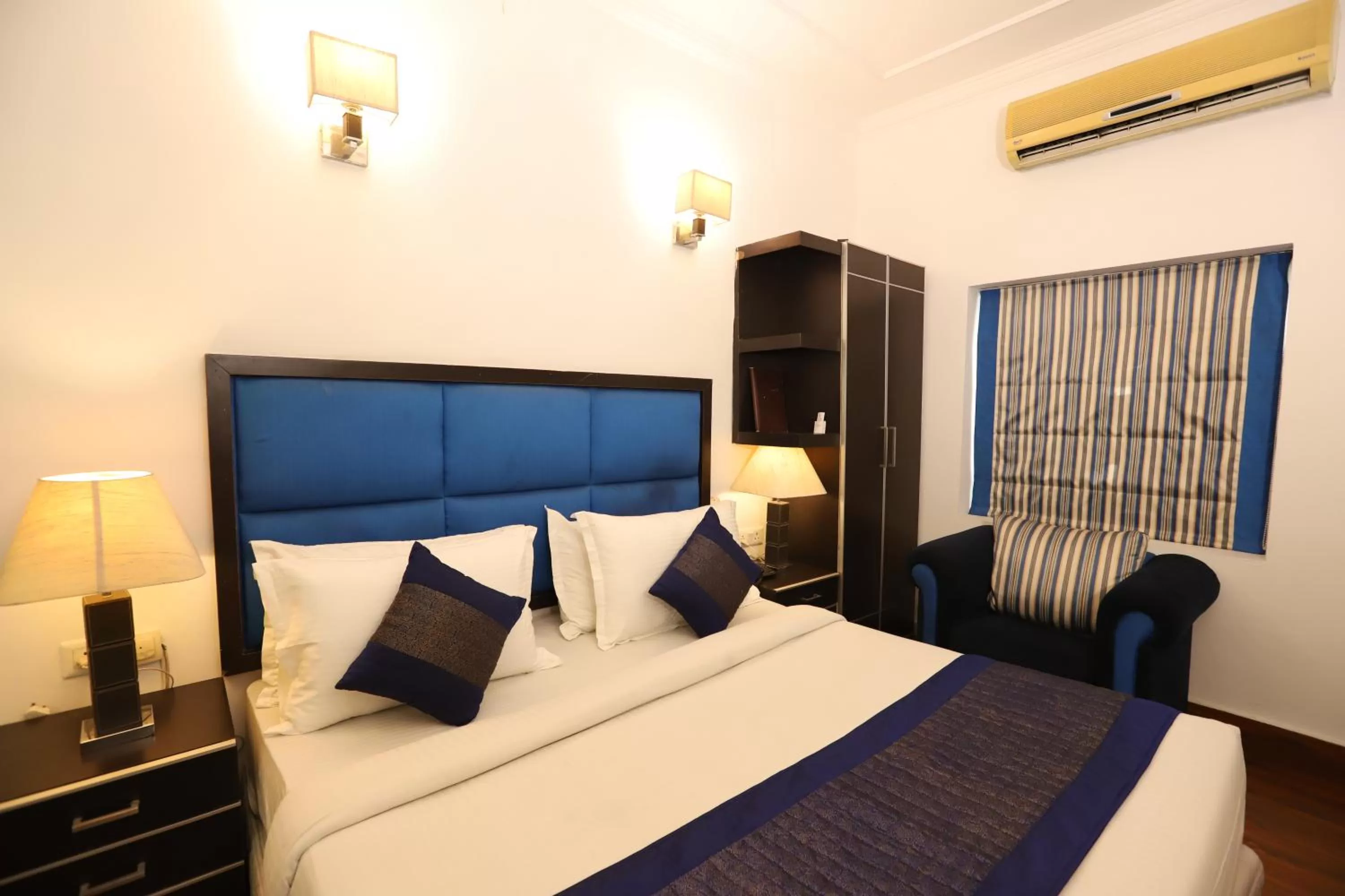 Bed in Hotel Capitol Hills - Greater Kailash Delhi