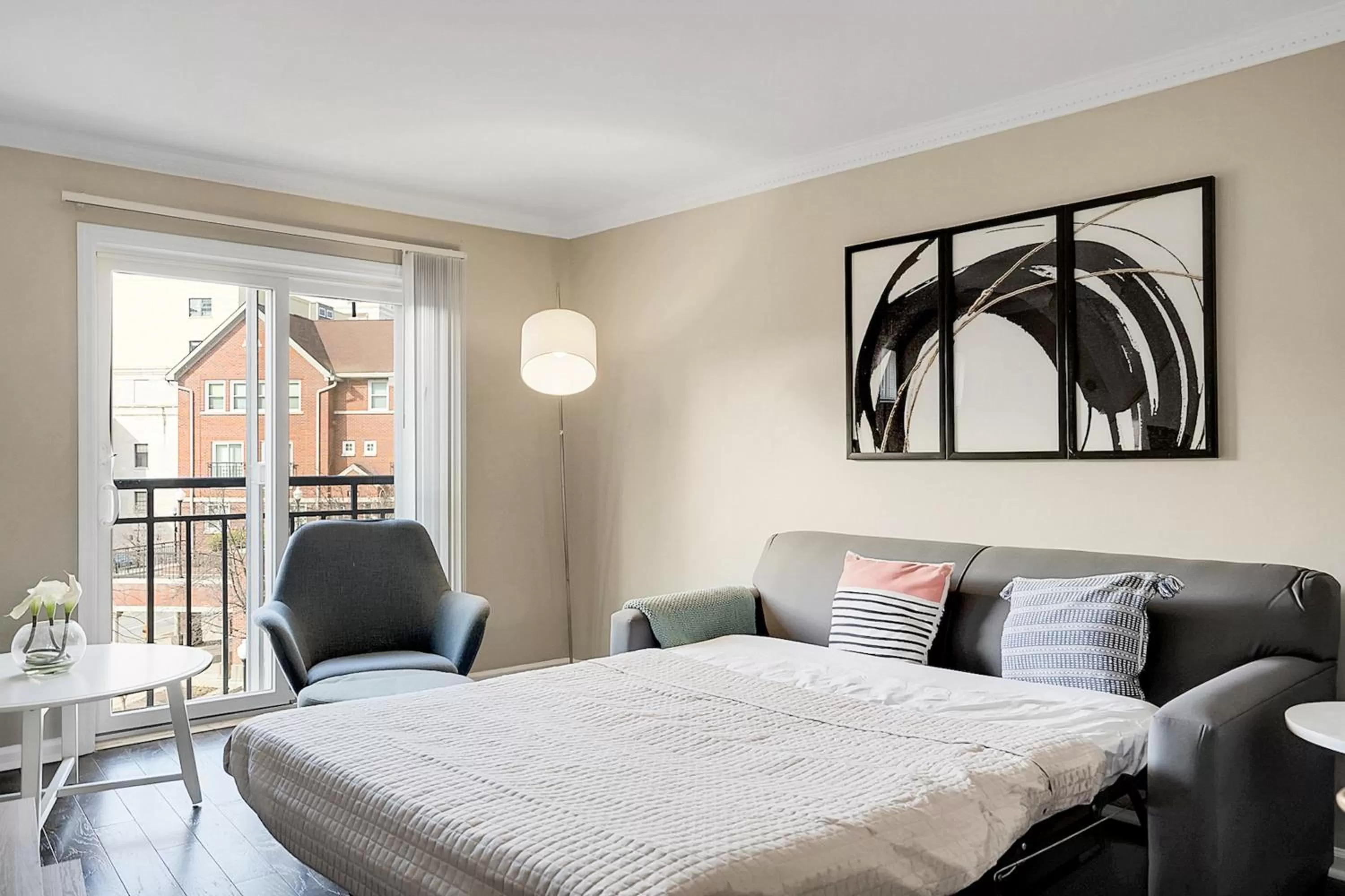 Living room, Seating Area in Kasa Downtown Louisville