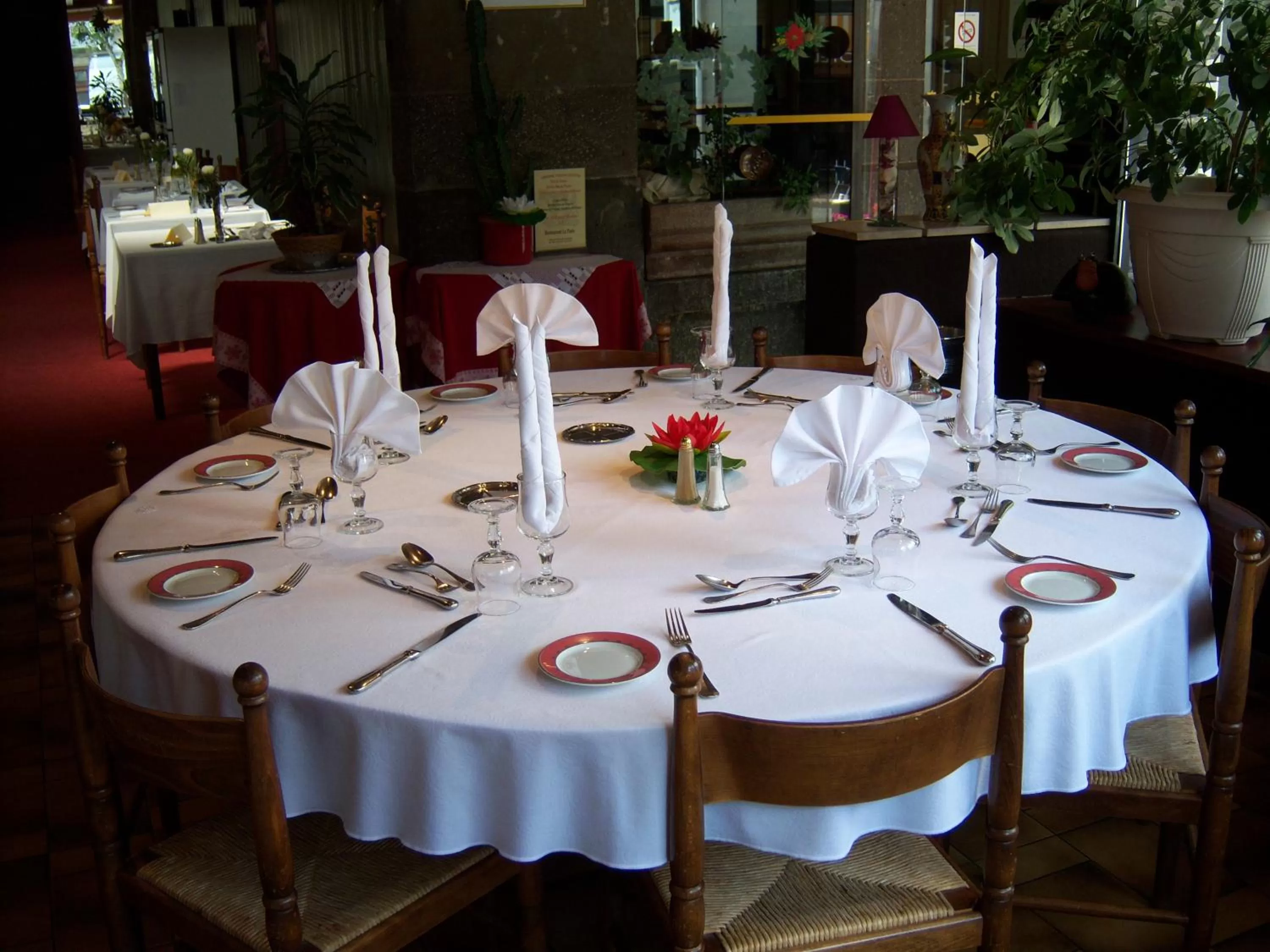 Restaurant/places to eat in Hôtel de Paris