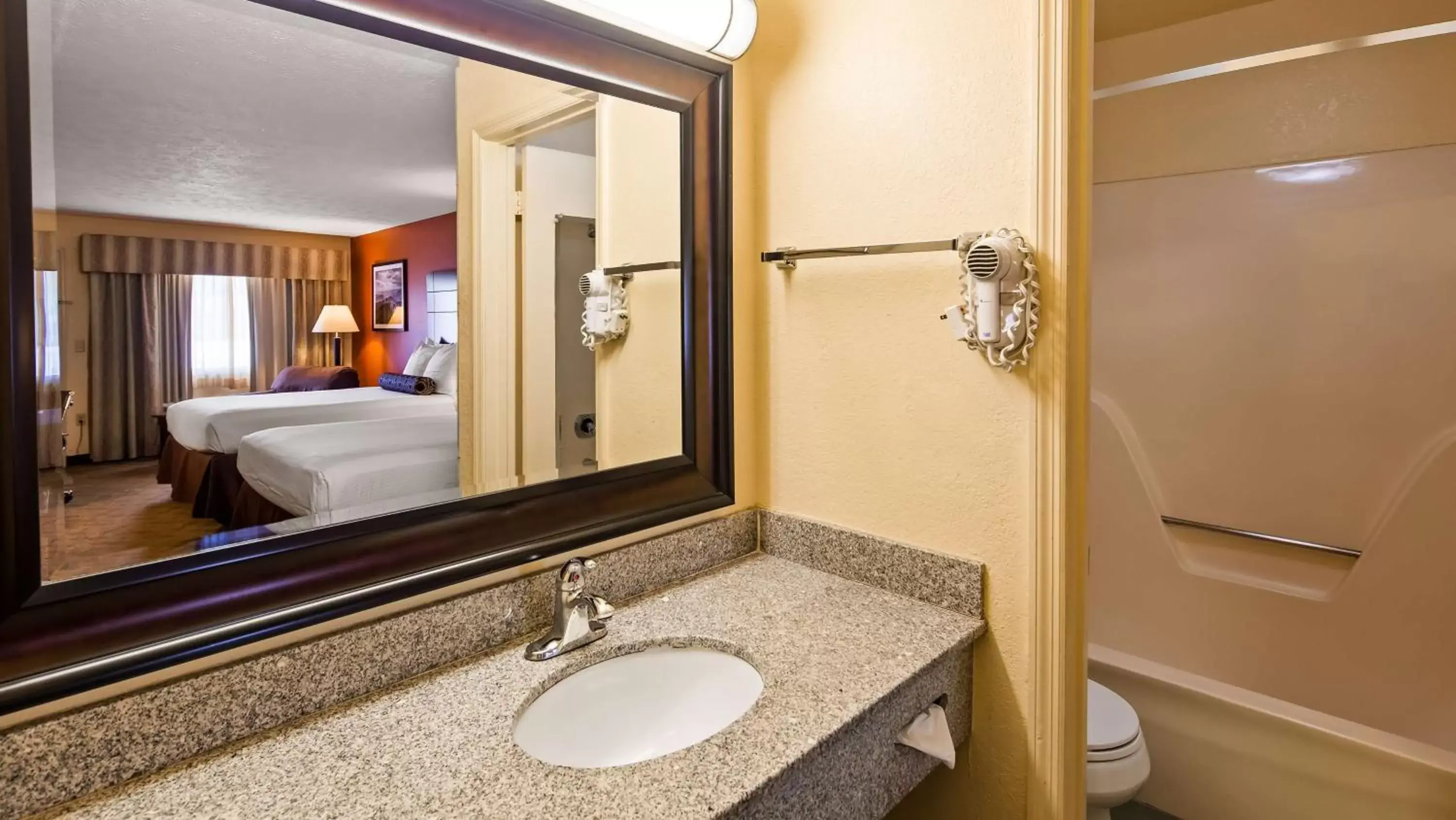 Bathroom in Best Western Dayton