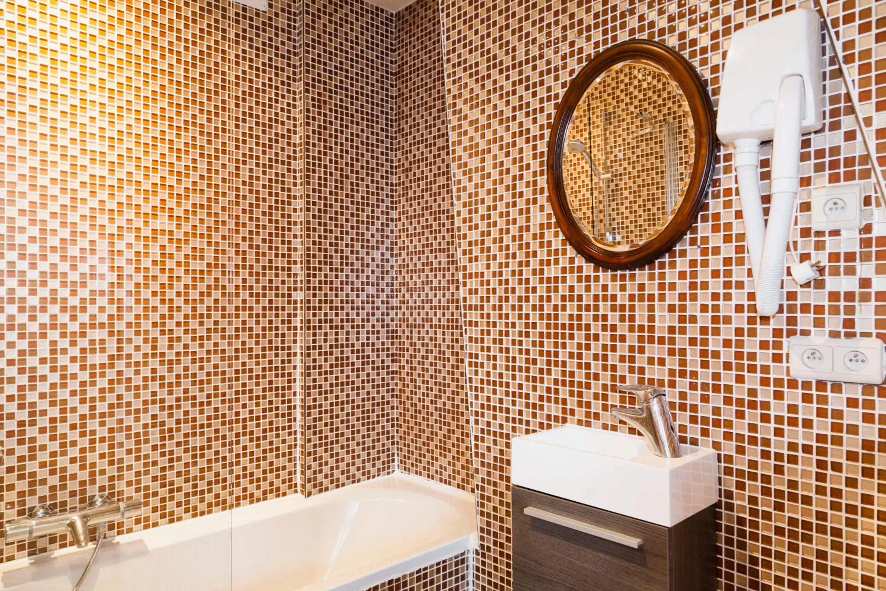 Bathroom in Hotel Diamonds and Pearls