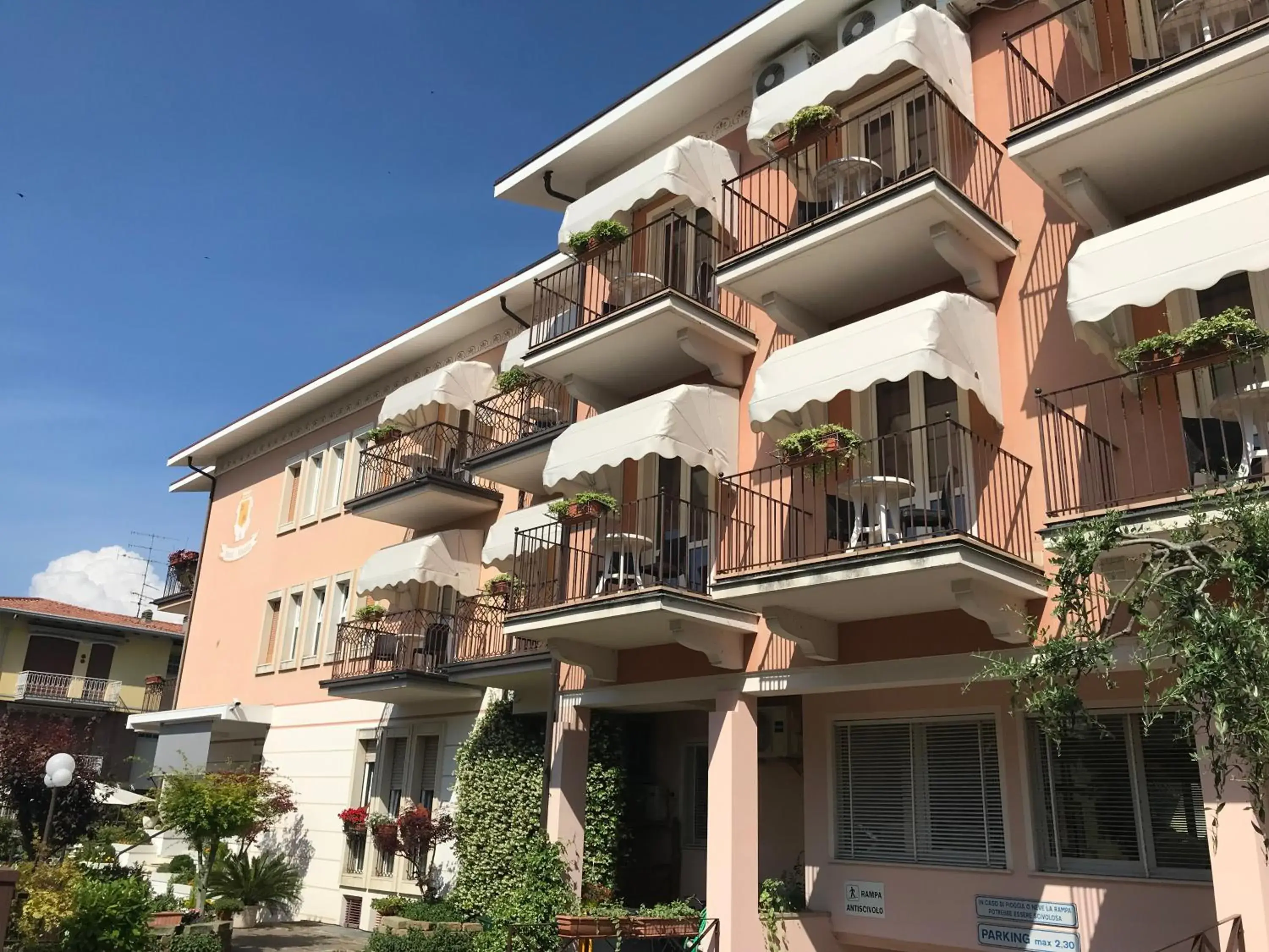 Facade/entrance, Property Building in Hotel Alsazia