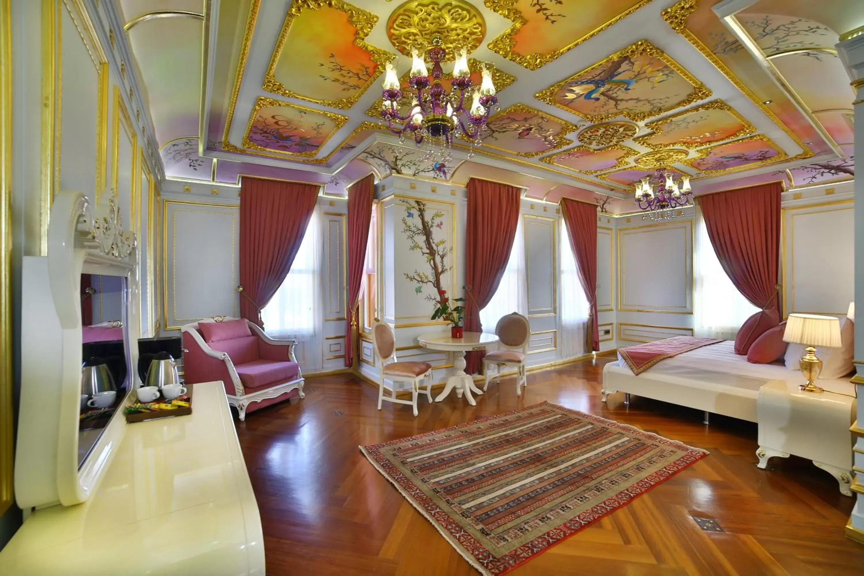 Photo of the whole room, Seating Area in Seven Hills Palace & Spa
