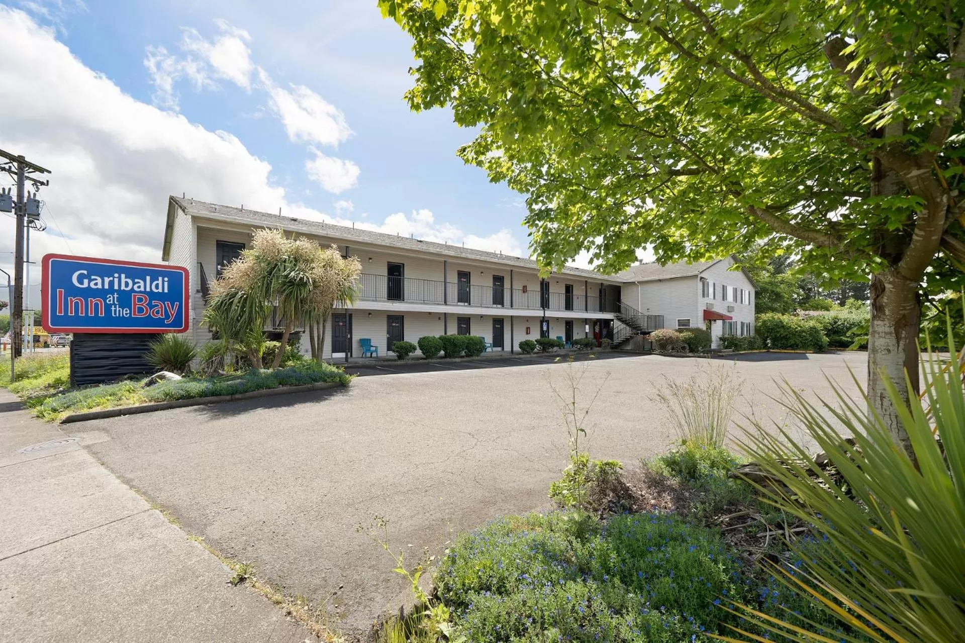 Garibaldi Inn at the Bay