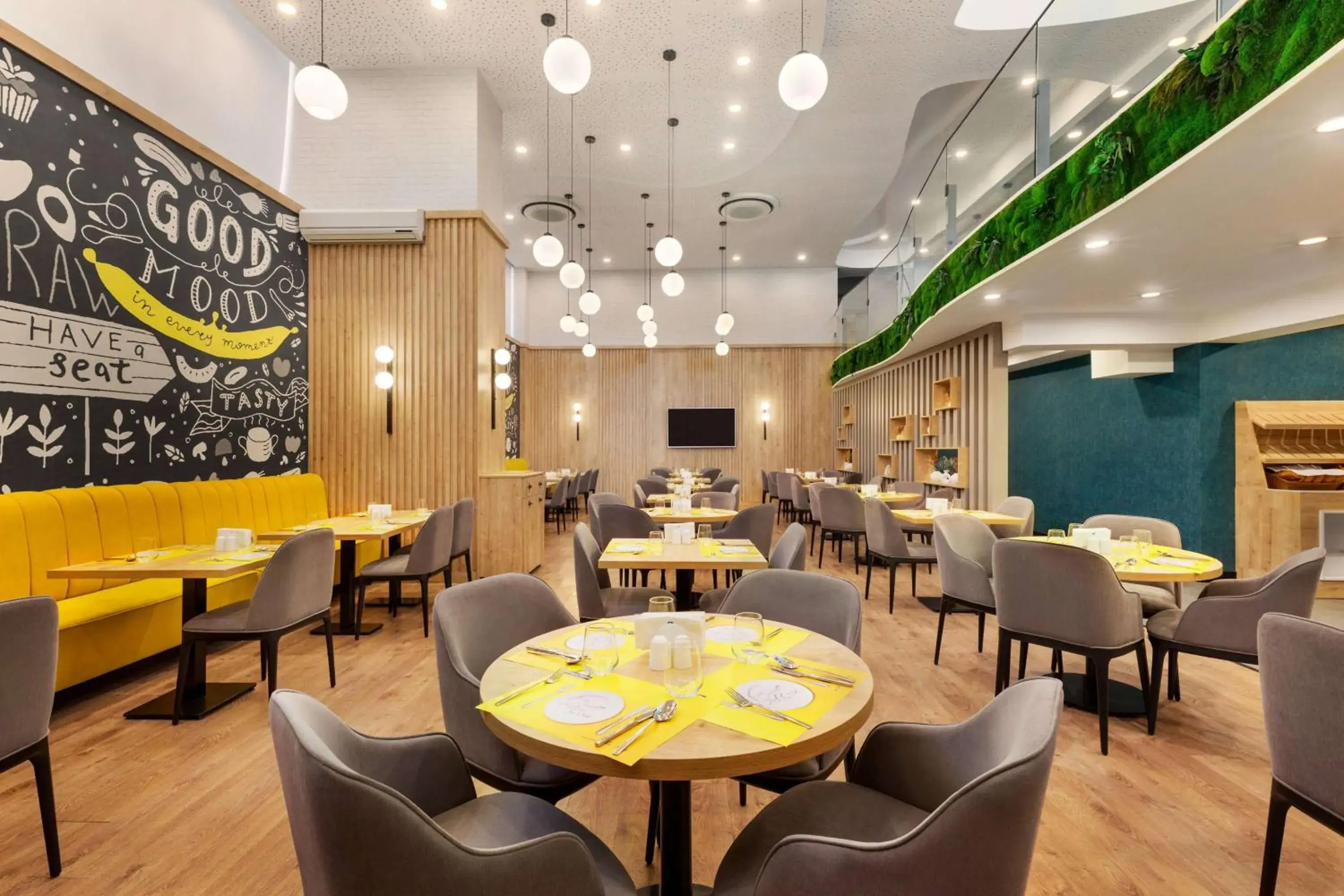 Restaurant/Places to Eat in Days Hotel by Wyndham Istanbul Esenyurt
