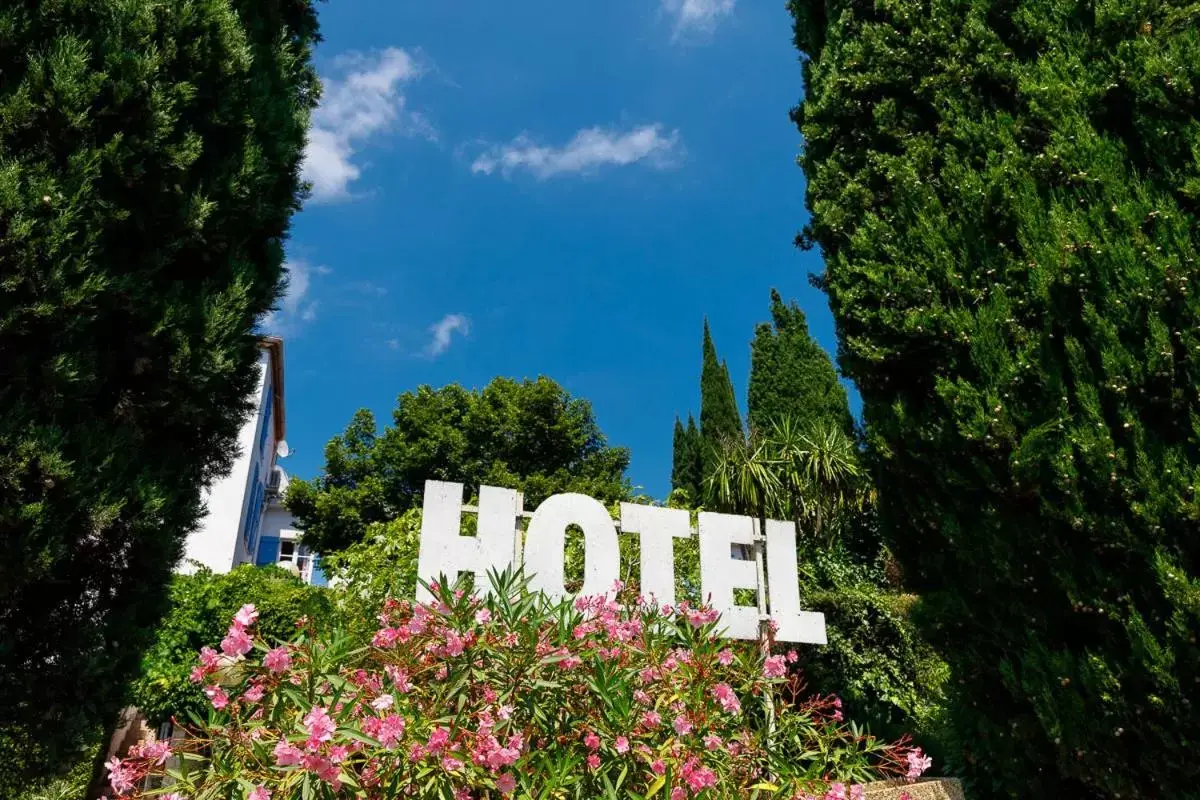 Property Building in Hôtel Les Liserons de Mougins