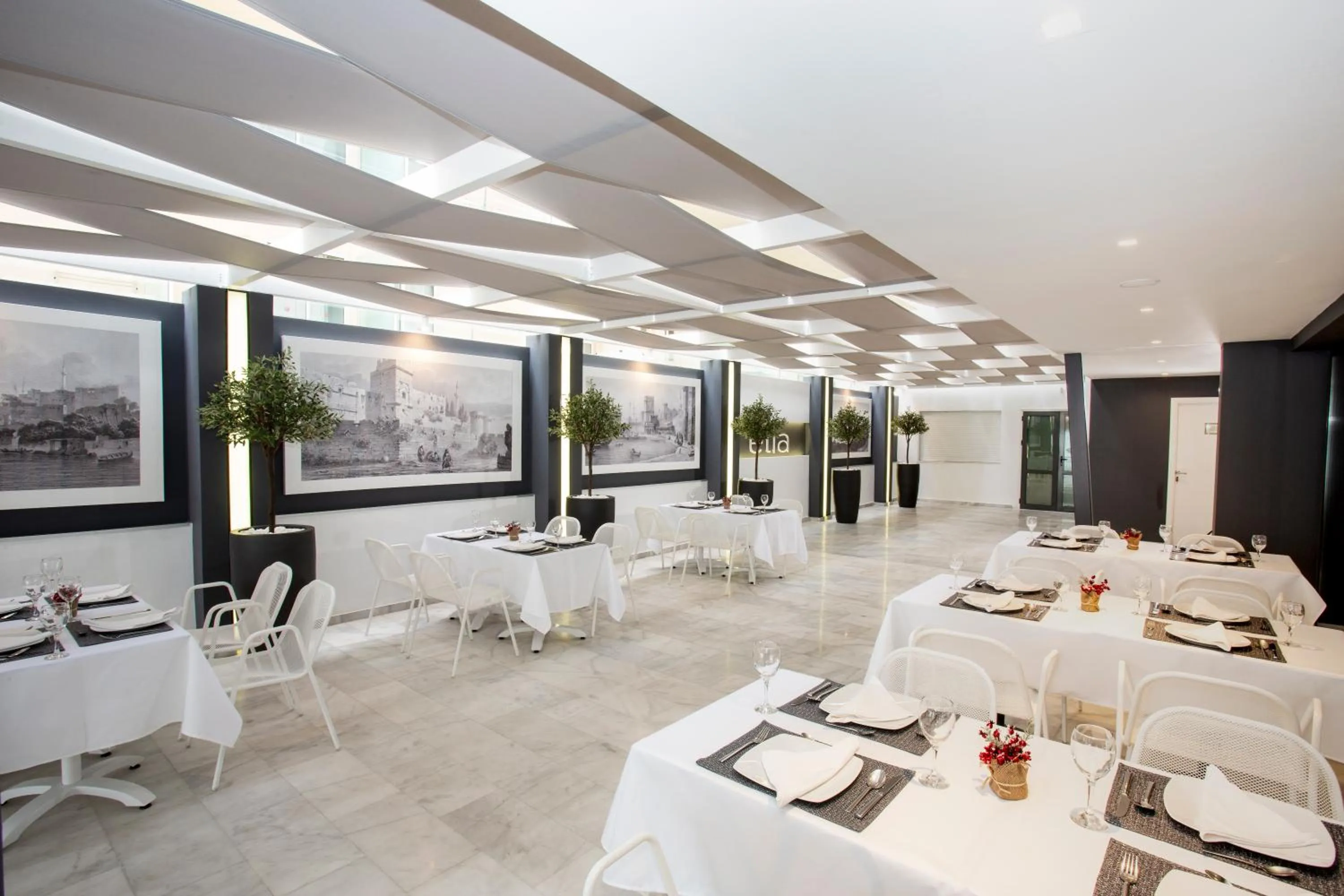 Restaurant/places to eat in Mercure Rhodes Alexia Hotel & Spa