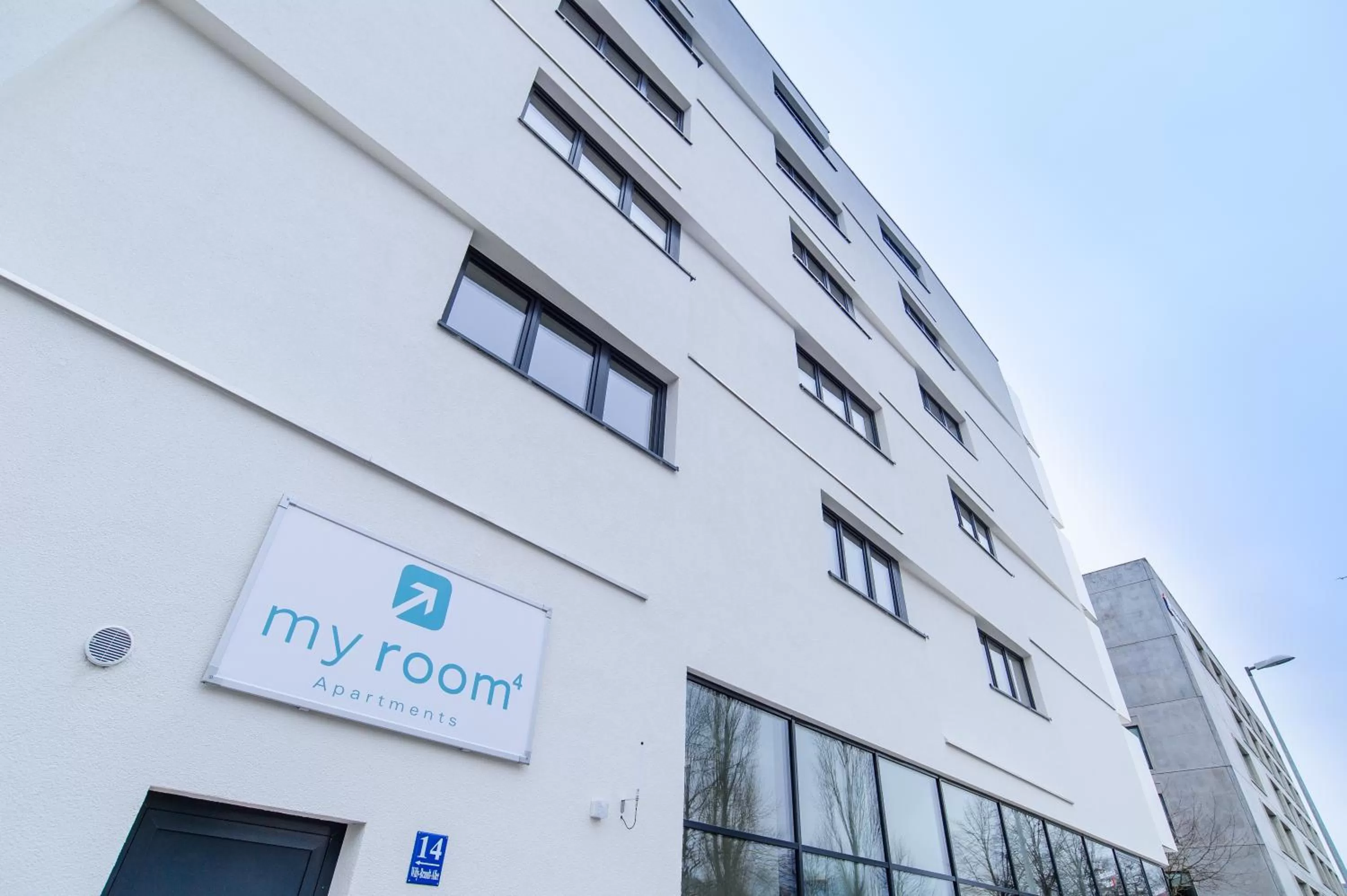 Facade/entrance, Property Building in Apart Hotel Messe Munich - my room Apartments