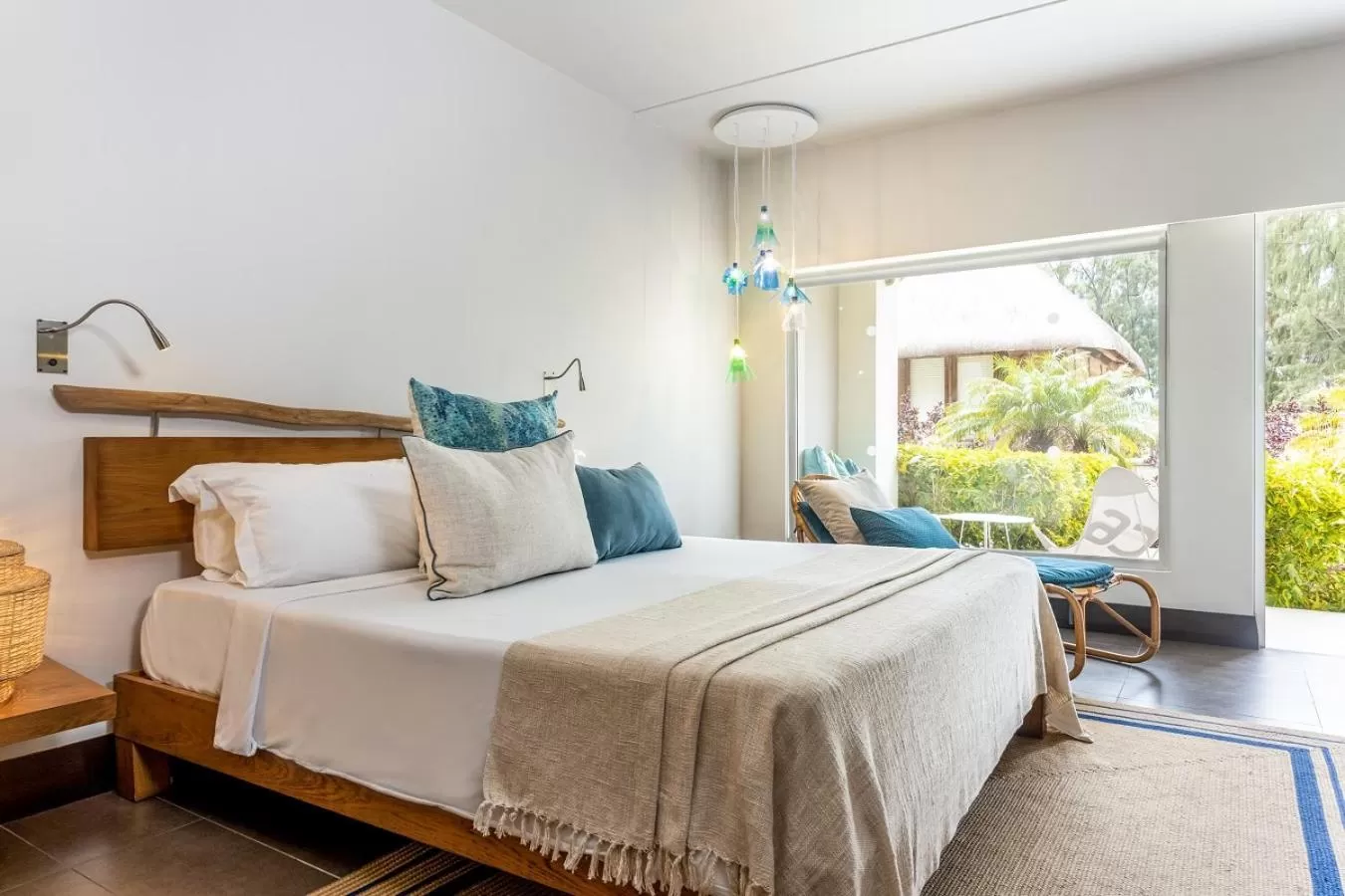 Bedroom, Bed in Lagoon Attitude (Adults Only)