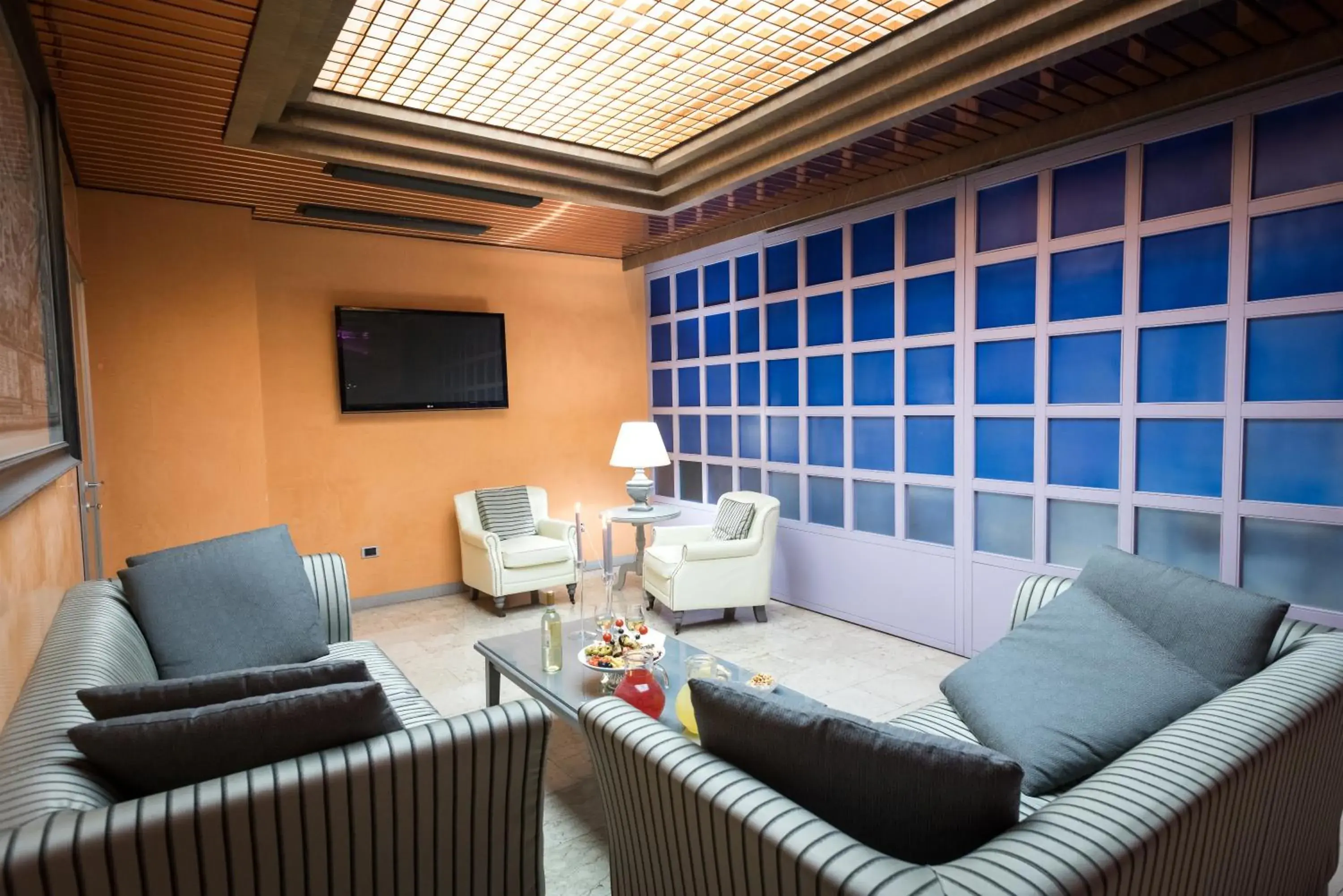 Communal lounge/ TV room, Seating Area in Hotel Gialletti